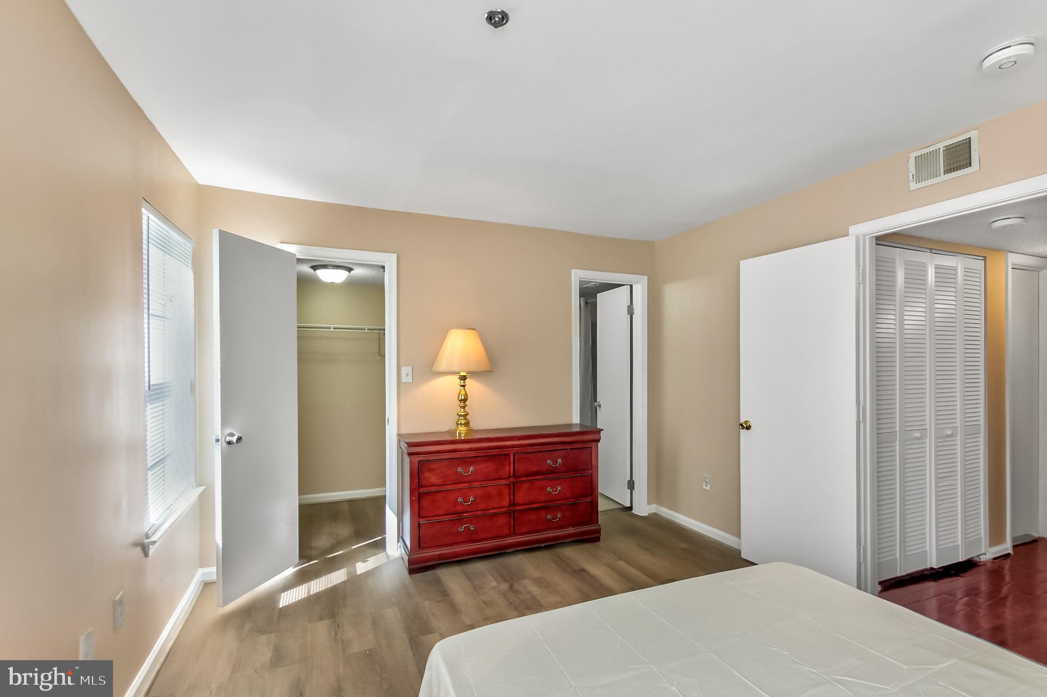 THE VISTAS - Residential Lease