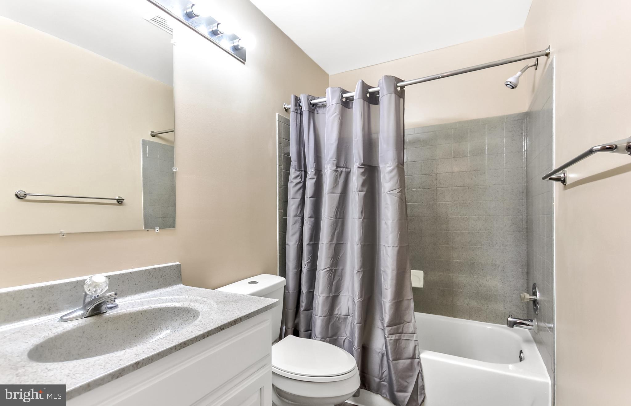 THE VISTAS - Residential Lease