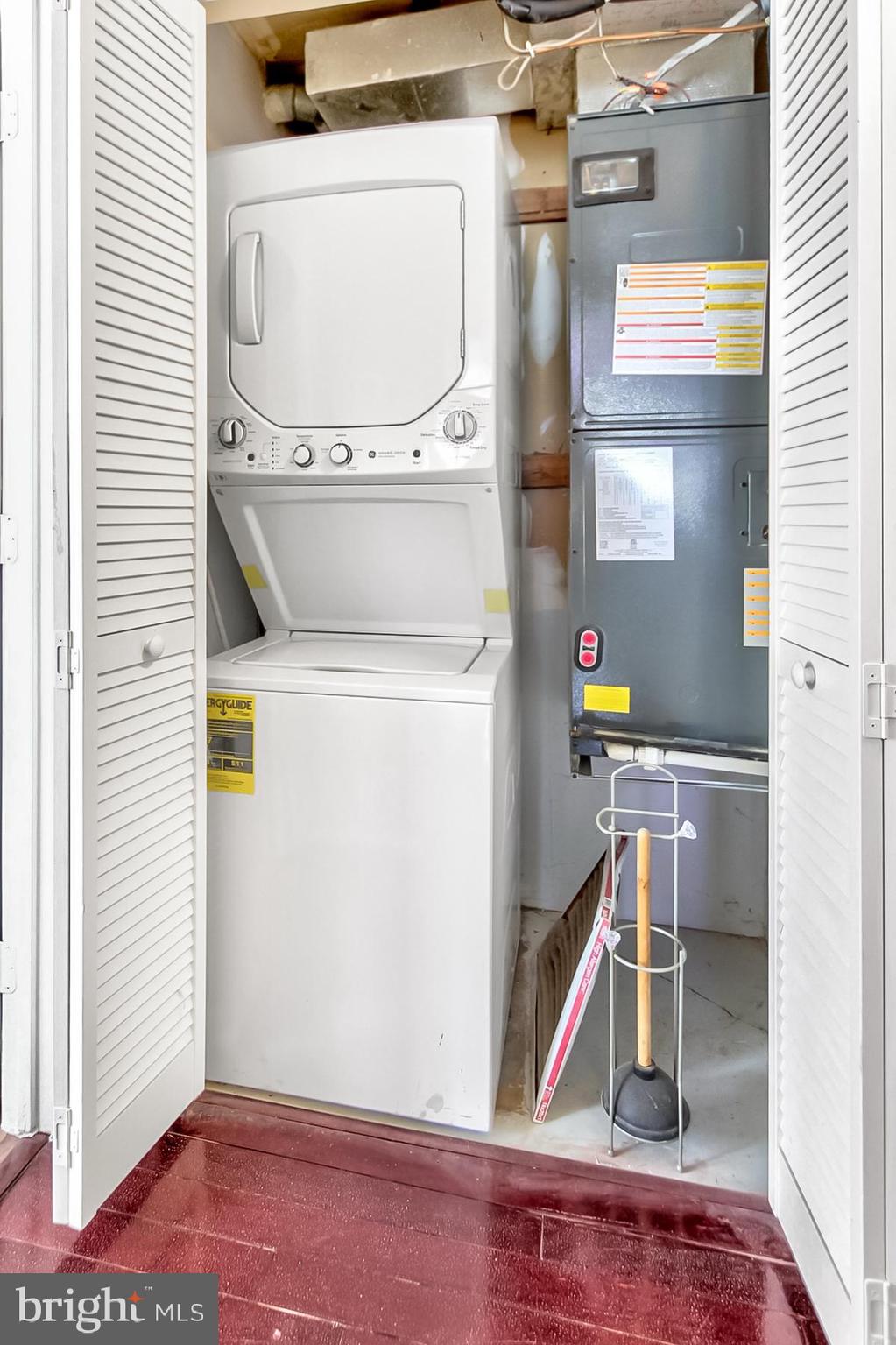 THE VISTAS - Residential Lease