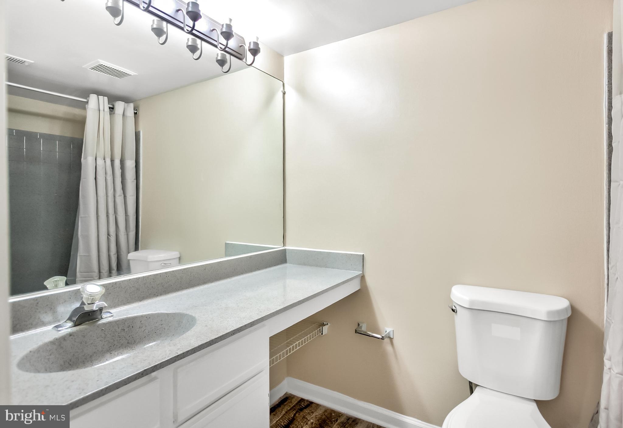 THE VISTAS - Residential Lease