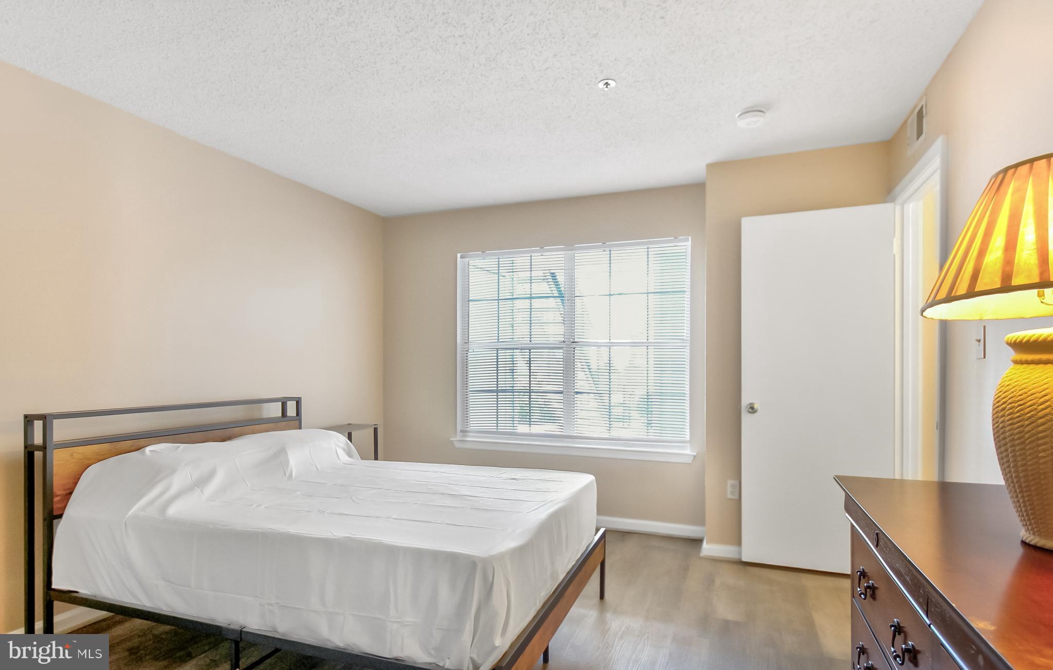 THE VISTAS - Residential Lease