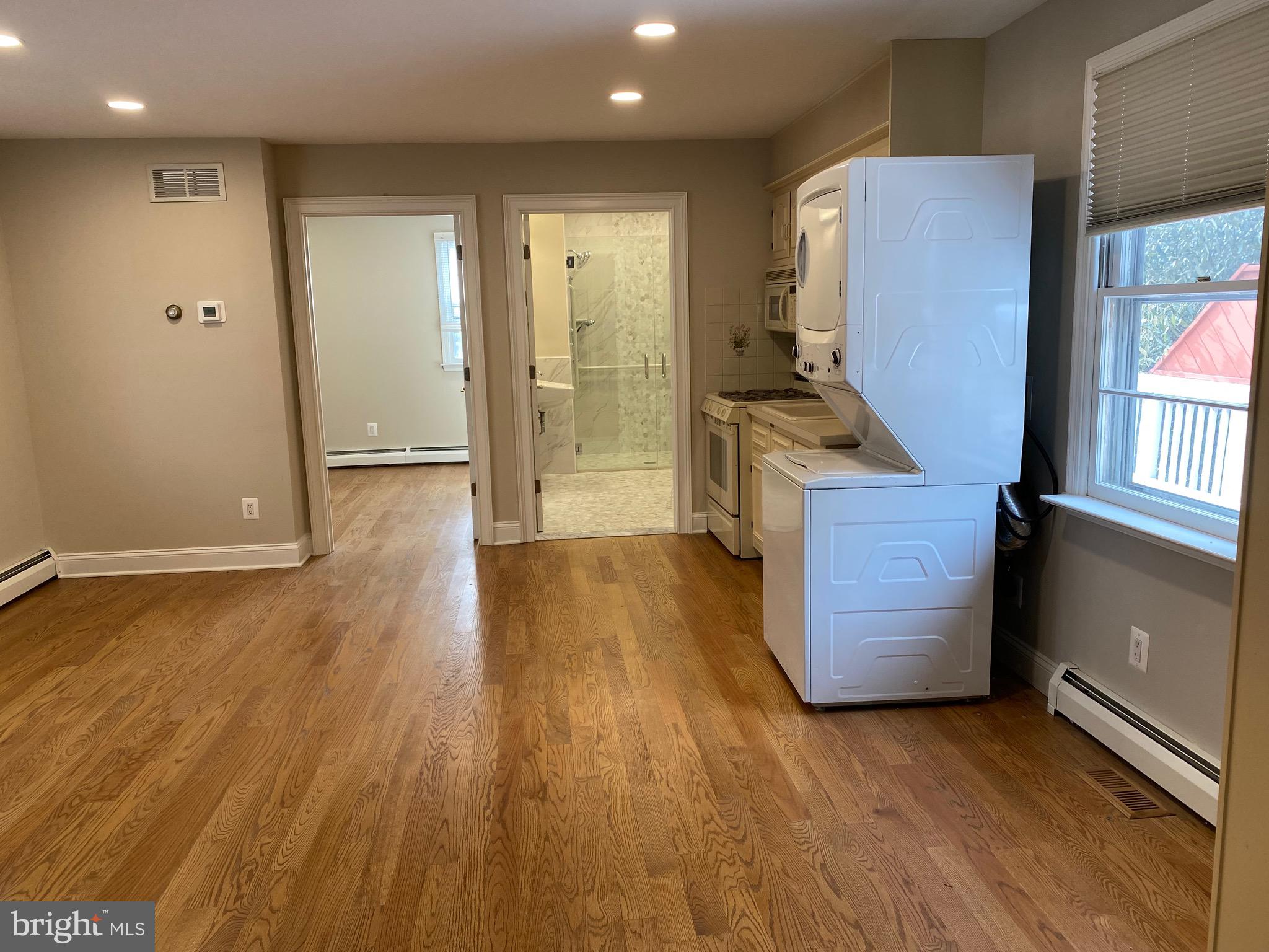 ABINGTON WOODS - Residential