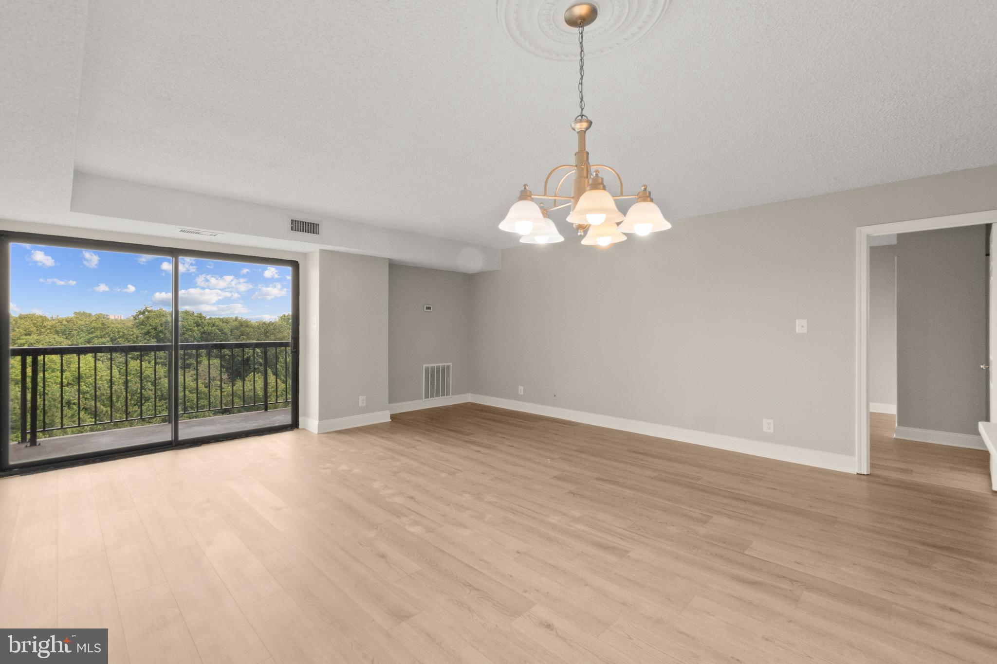 3800 POWELL LANE 1218