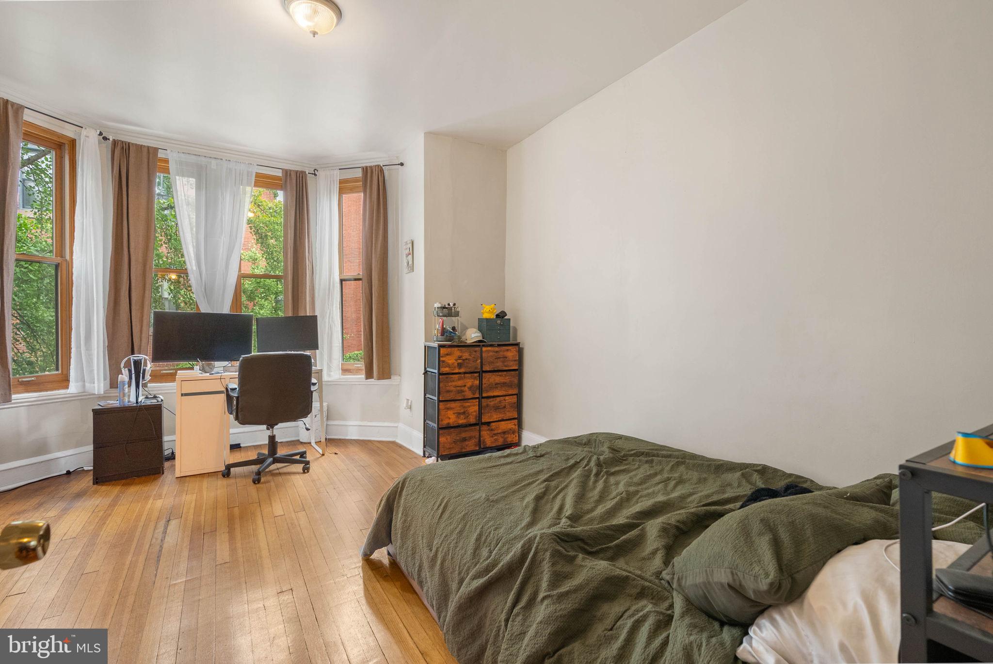 RITTENHOUSE SQUARE - Residential Income