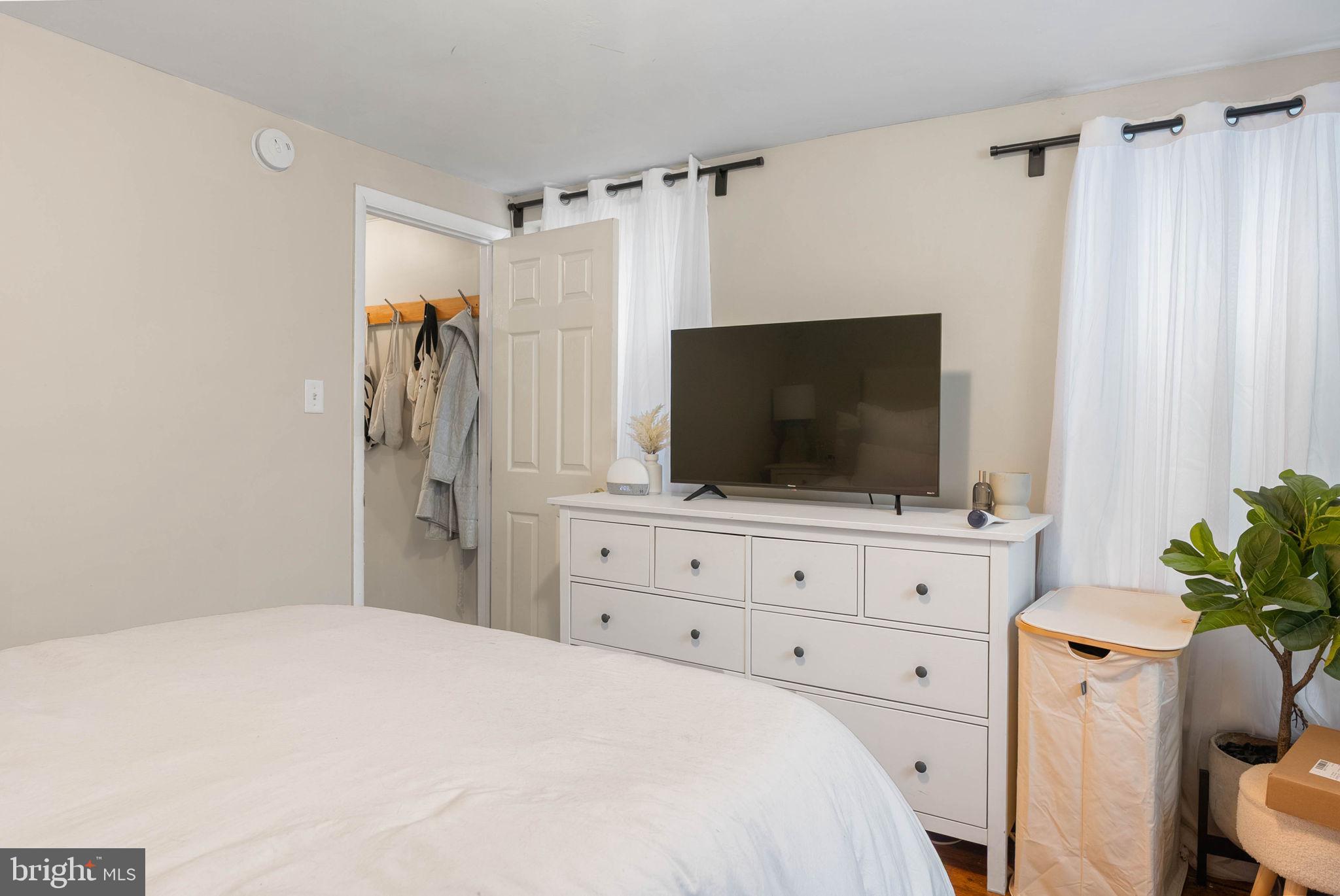 RITTENHOUSE SQUARE - Residential Income