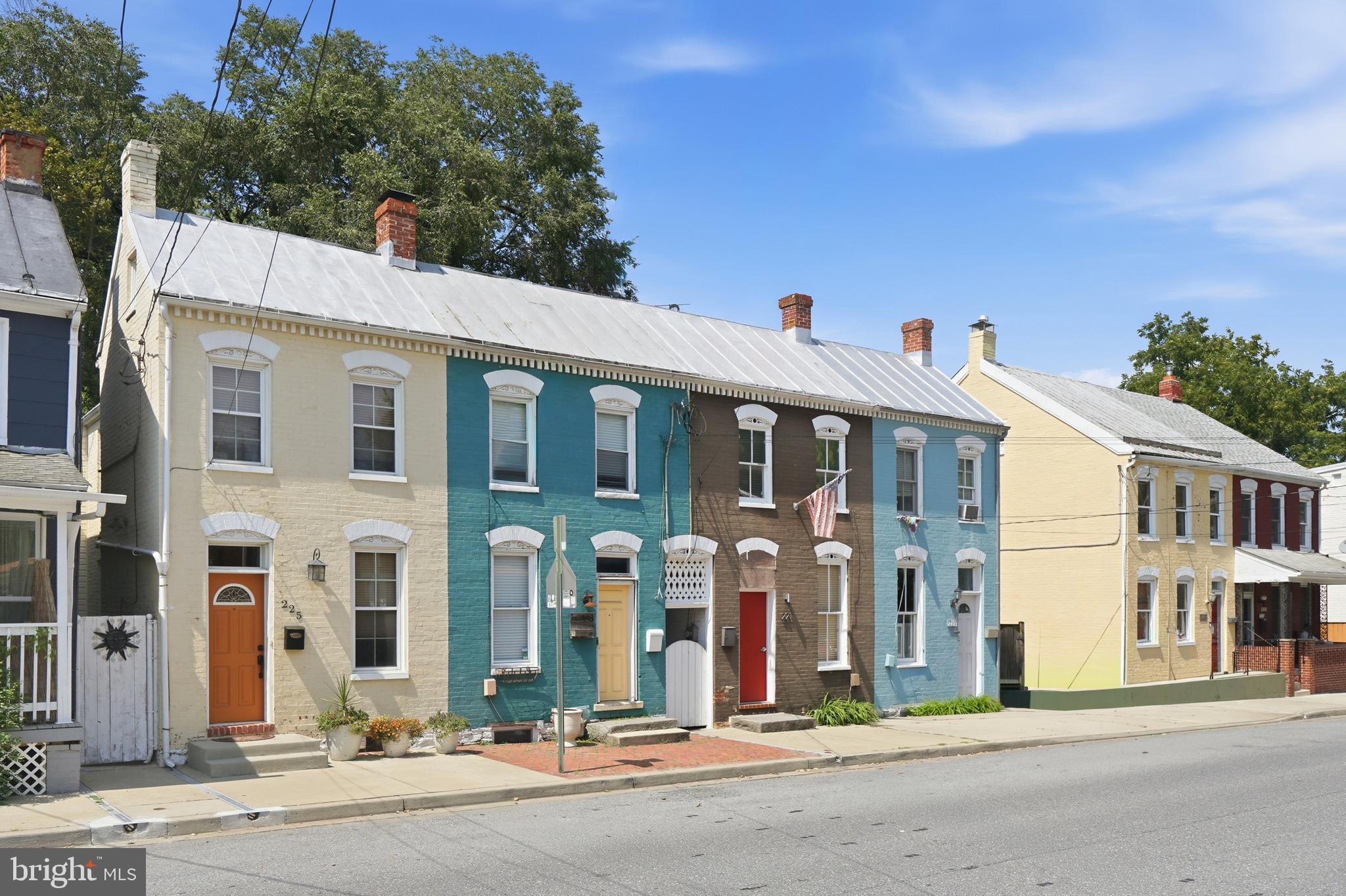 225 CENTER STREET