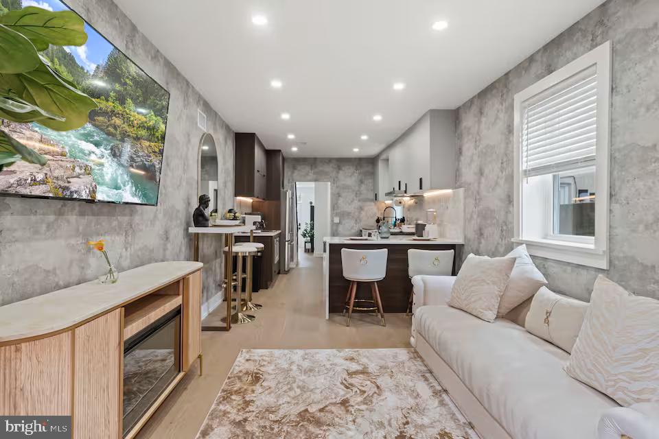 GRADUATE HOSPITAL - Residential