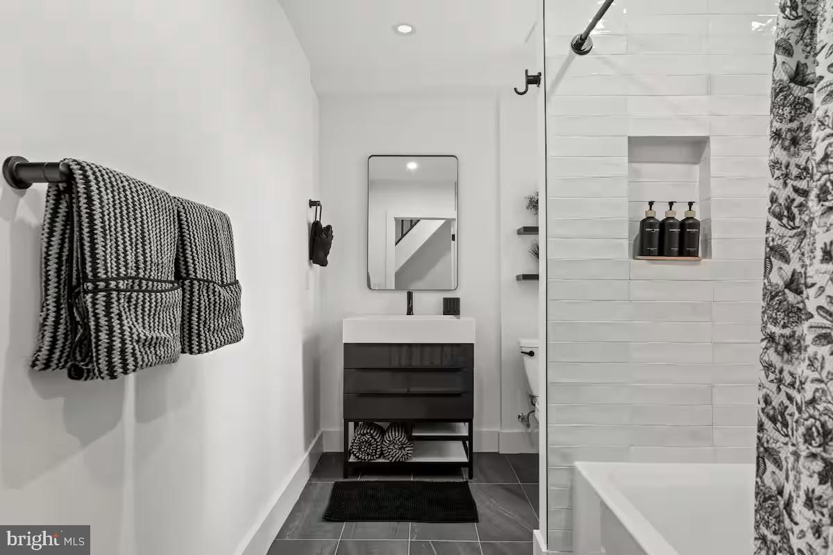 GRADUATE HOSPITAL - Residential