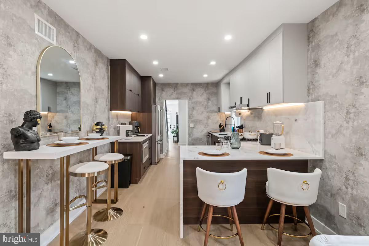 GRADUATE HOSPITAL - Residential