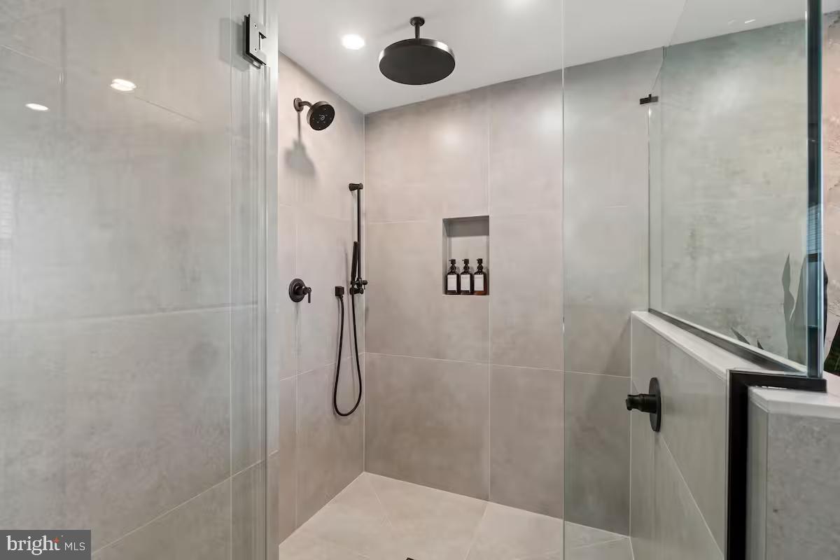 GRADUATE HOSPITAL - Residential