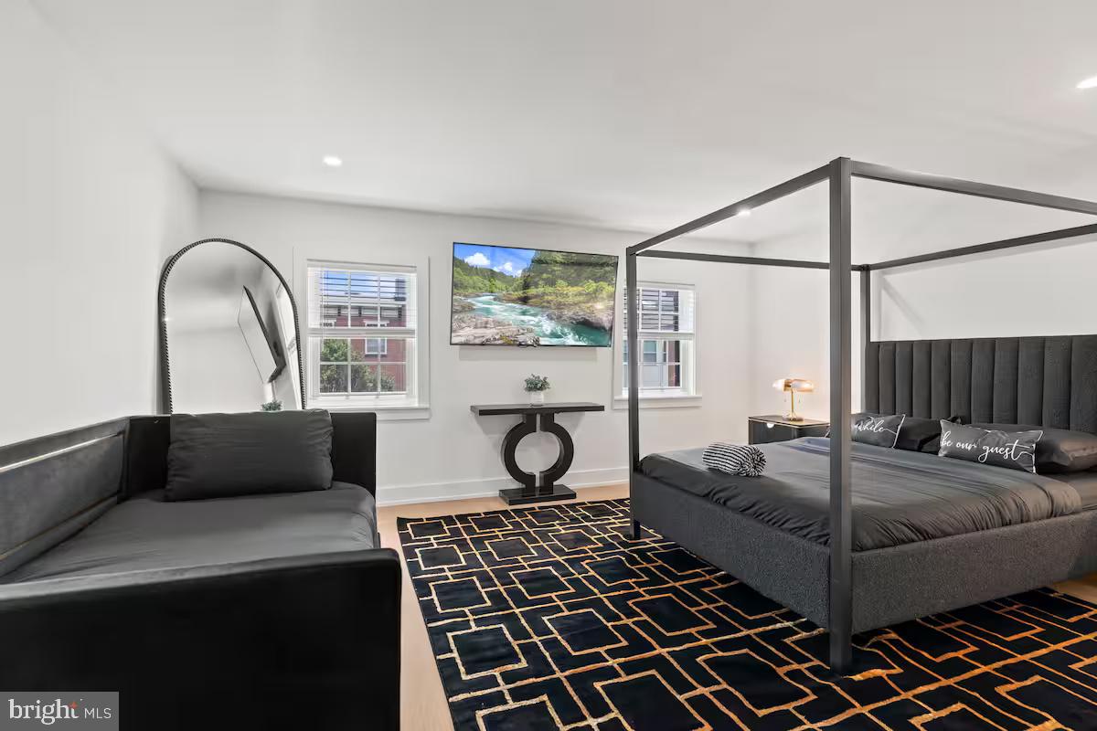 GRADUATE HOSPITAL - Residential