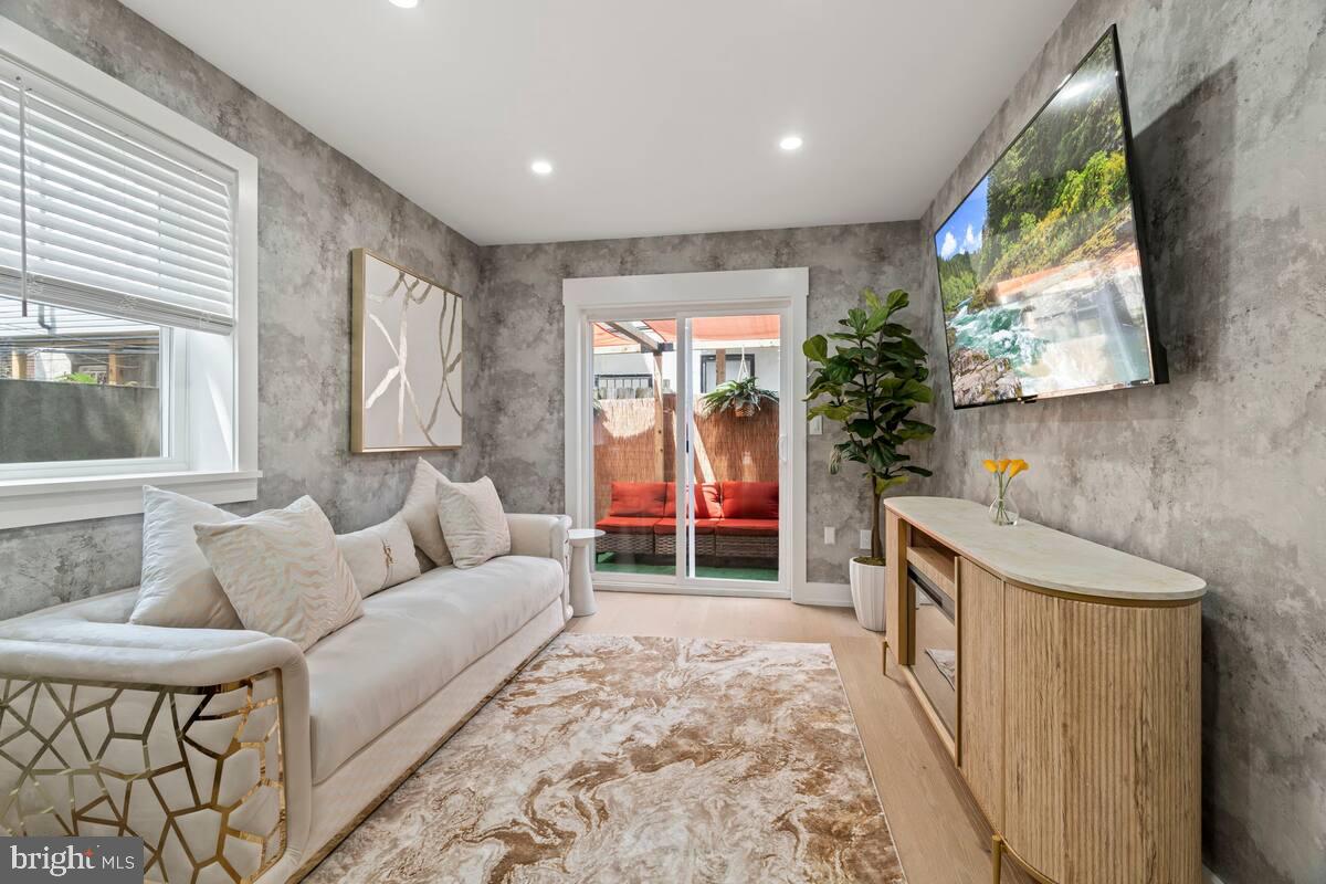 GRADUATE HOSPITAL - Residential