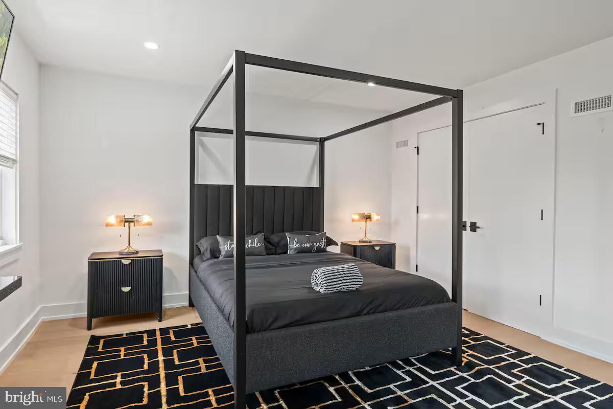 GRADUATE HOSPITAL - Residential