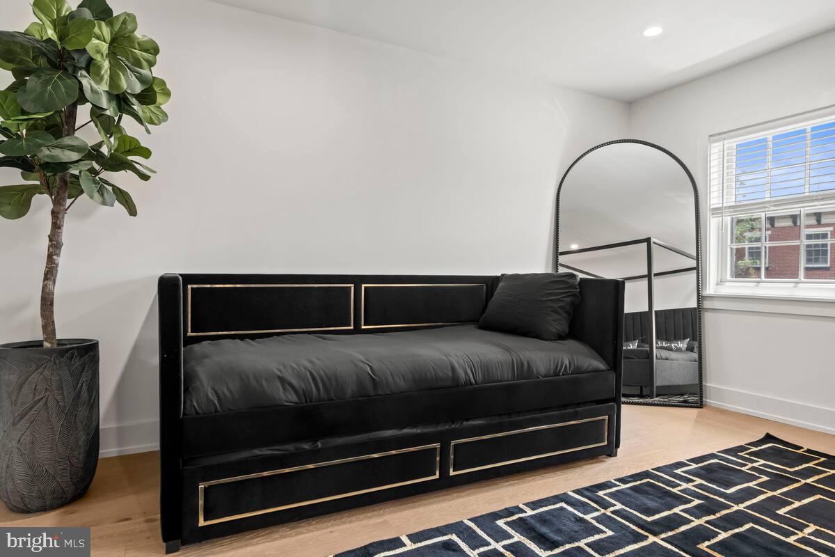 GRADUATE HOSPITAL - Residential