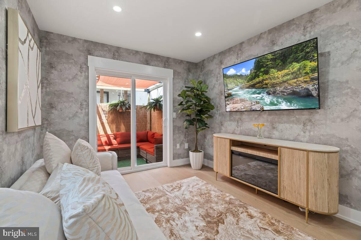 GRADUATE HOSPITAL - Residential