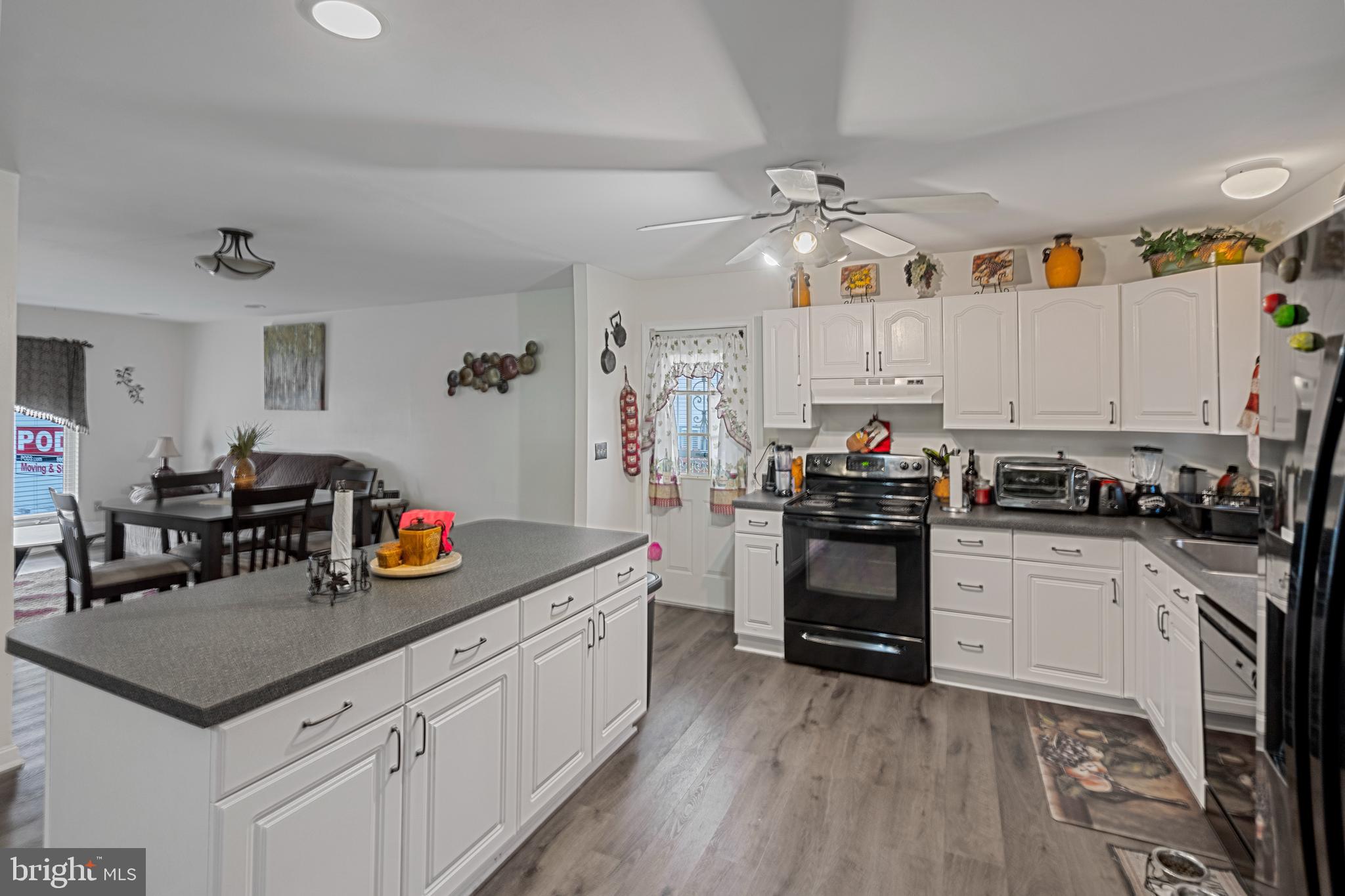 LAYDON PARK - Residential