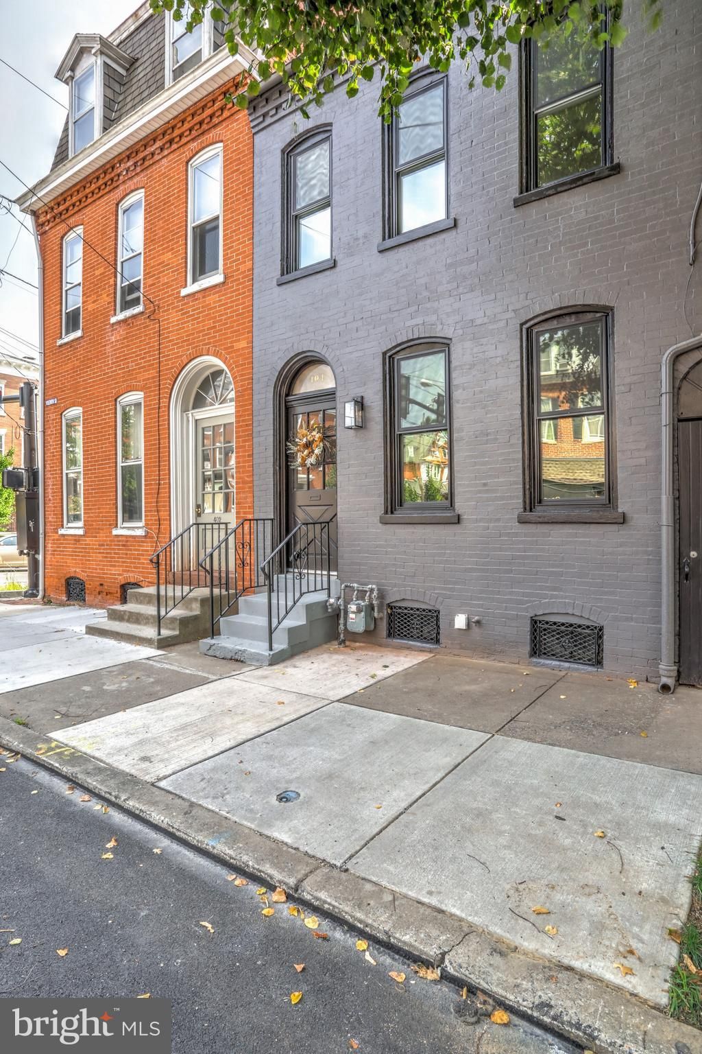 Photo of 404 W LEMON ST, LANCASTER, PA 17603 (MLS # PALA2040726)