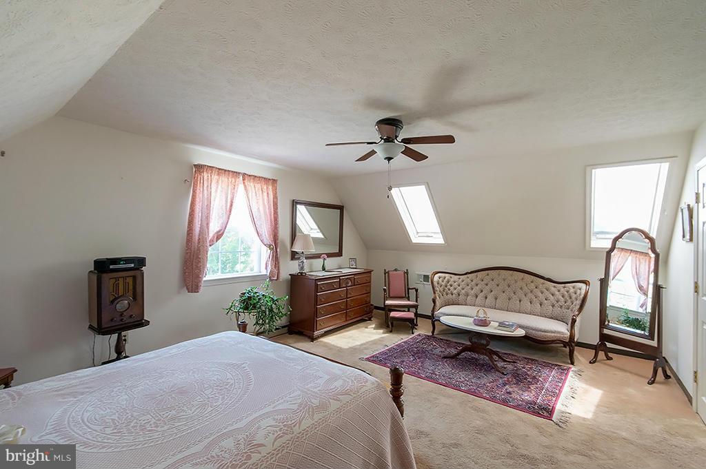 MOUNTAIN LICK RUN - Residential