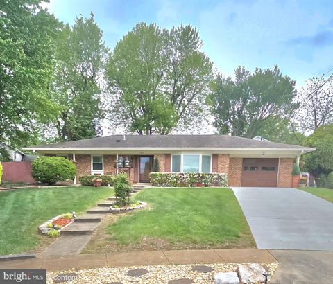 Photo of 5813 Ashfield Road, ALEXANDRIA, VA 22315 (MLS # VAFX2306280)