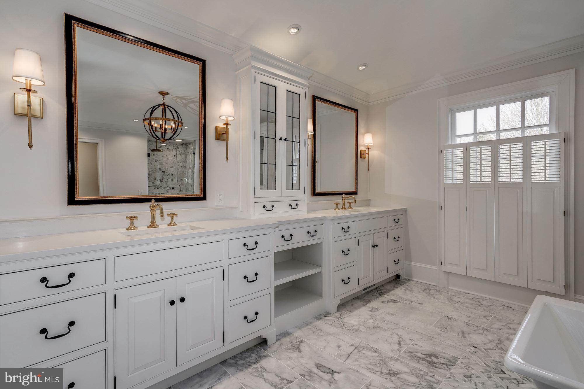 FALLS POINTE - Residential