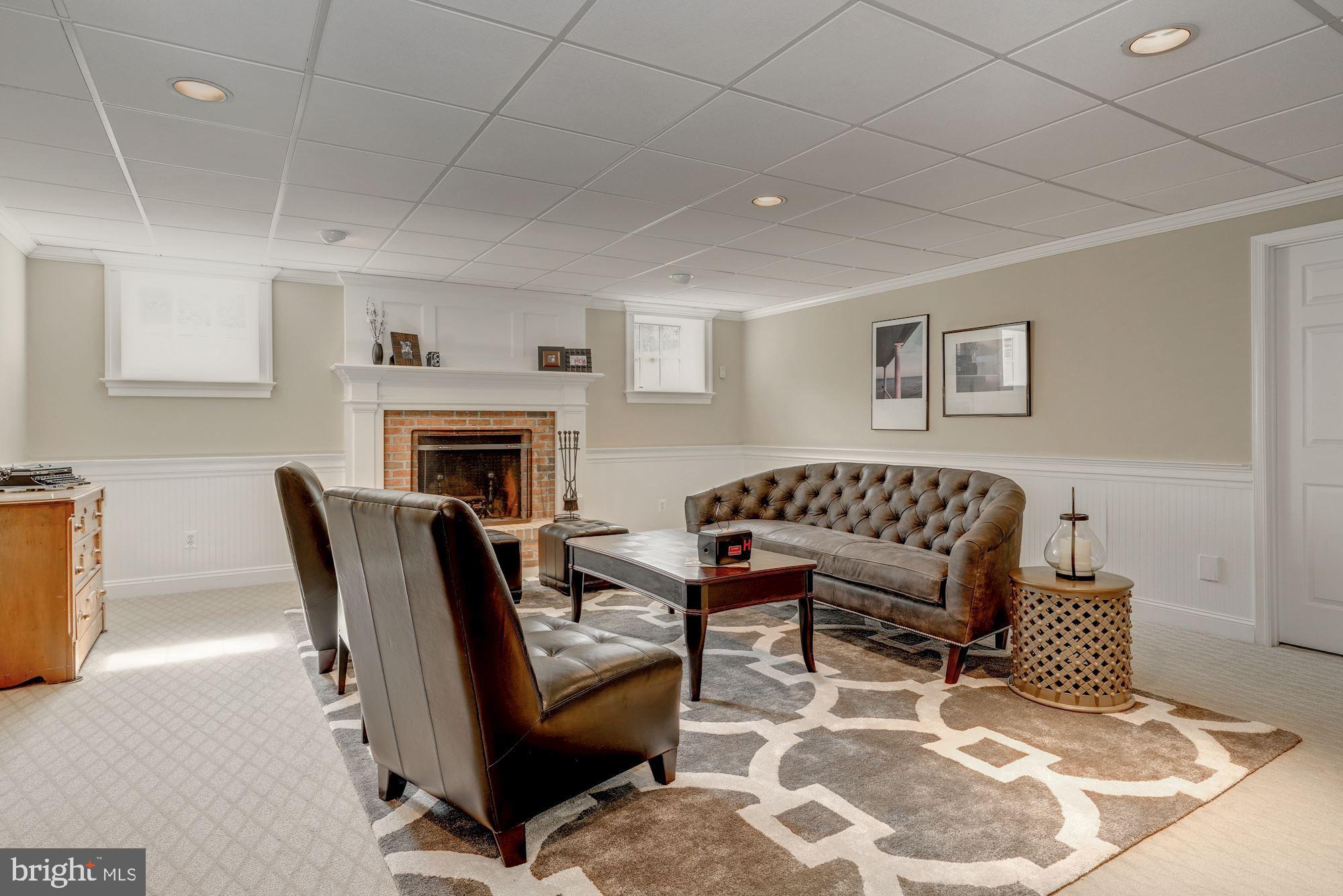 FALLS POINTE - Residential