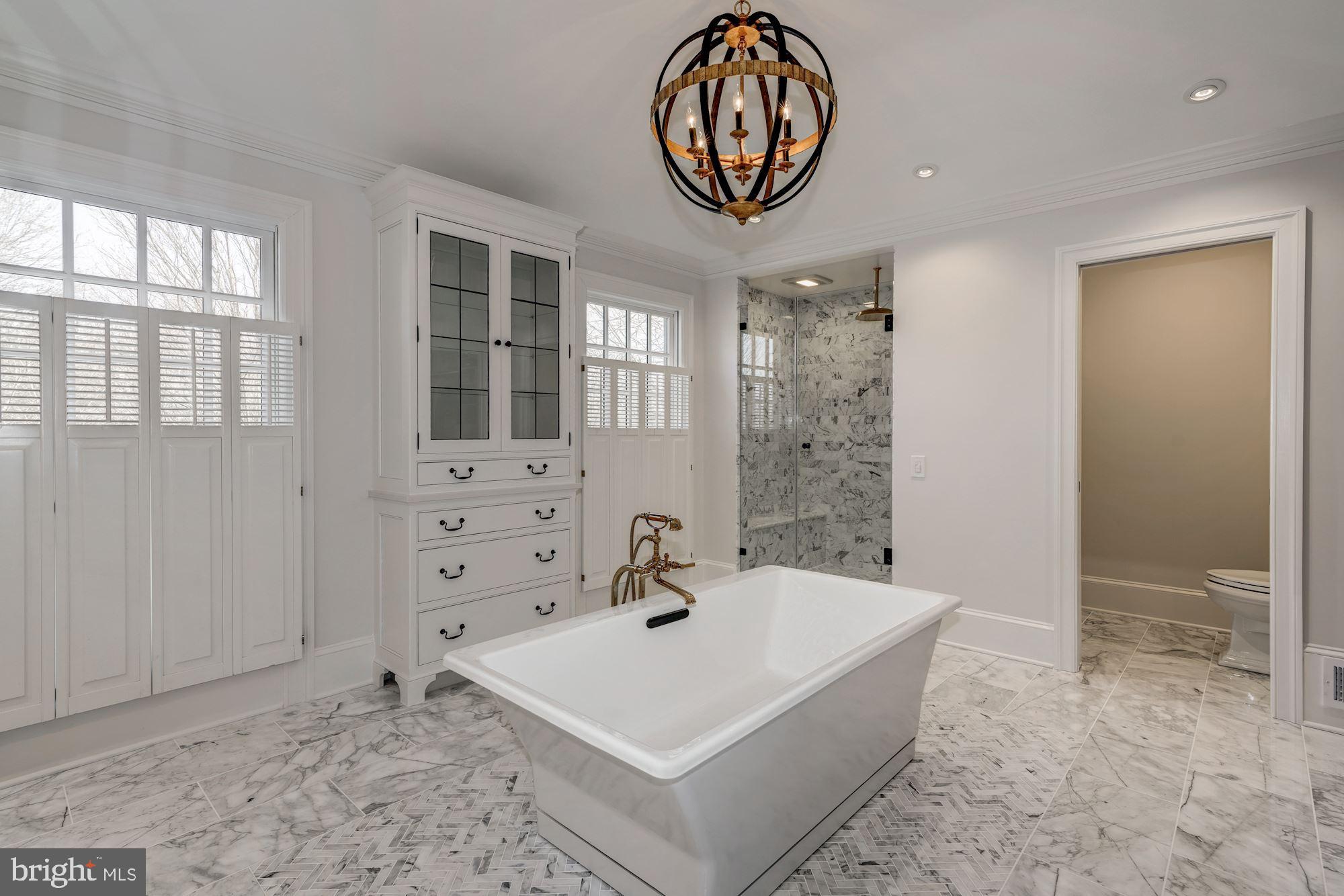 FALLS POINTE - Residential