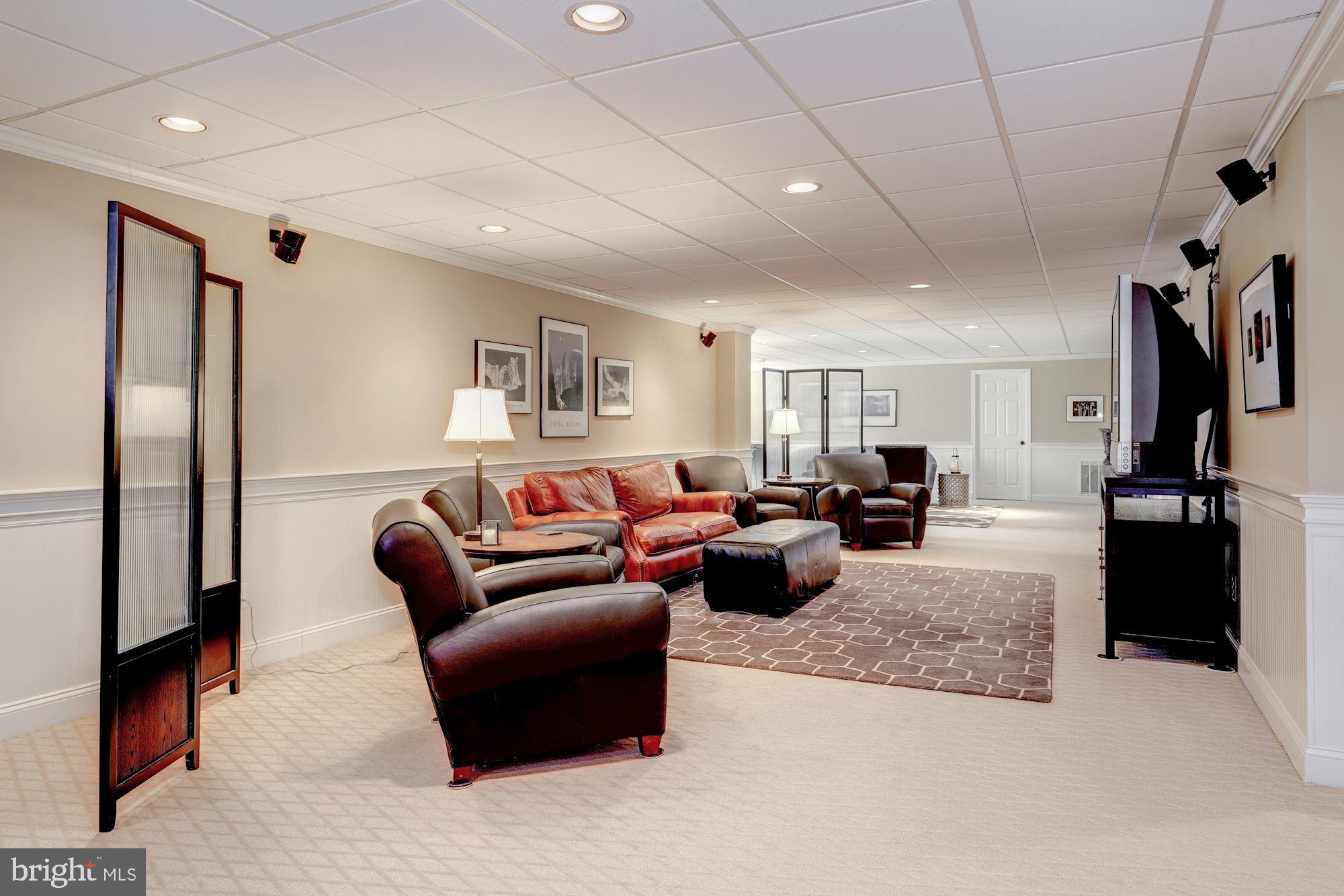 FALLS POINTE - Residential