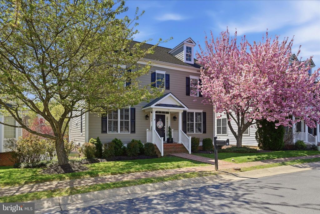 Photo of 117 Desales Drive, PURCELLVILLE, VA 20132 (MLS # VALO2120936)