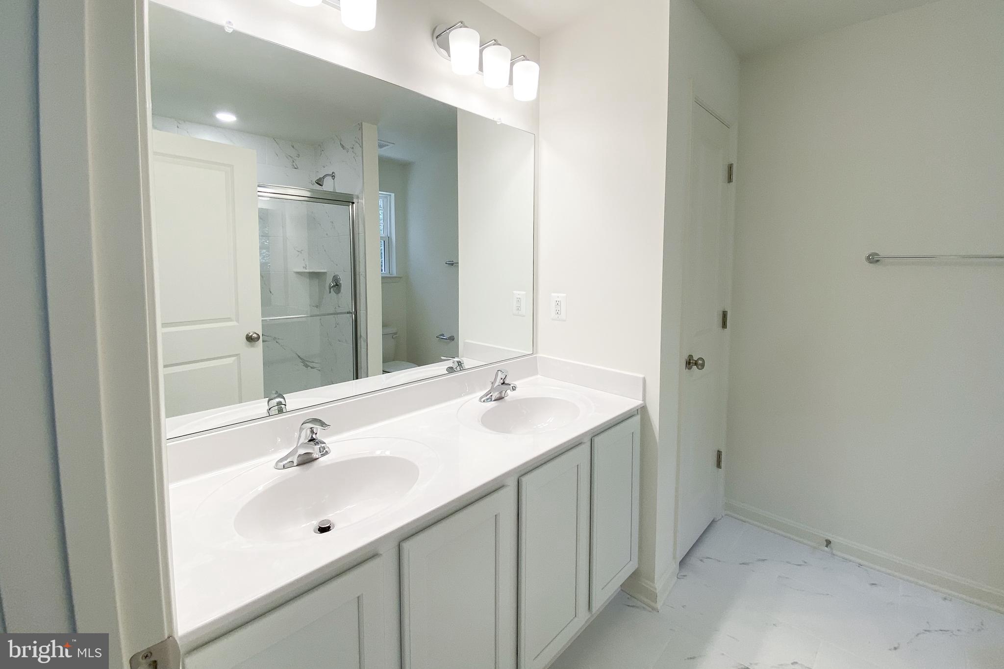 MONTGOMERY OAKS - Residential