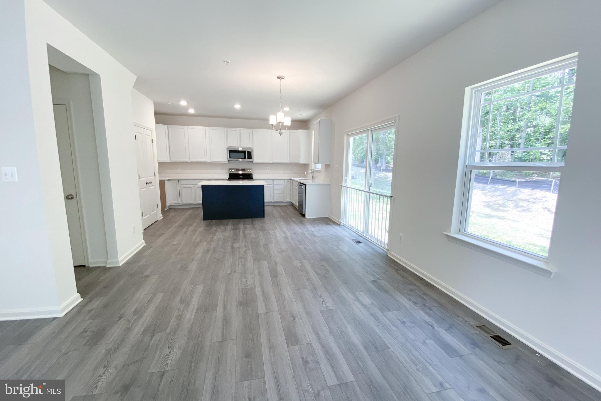 MONTGOMERY OAKS - Residential