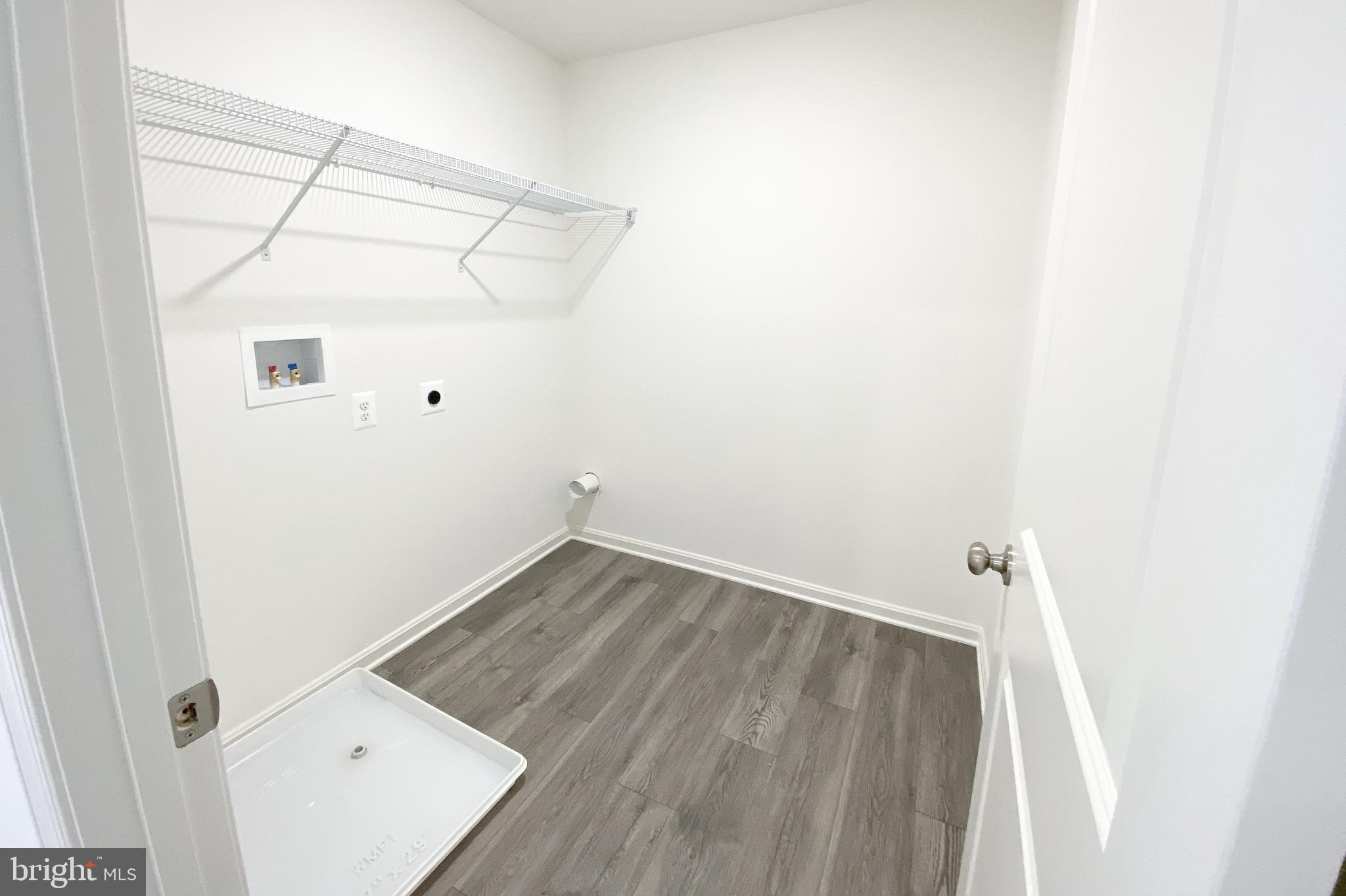 MONTGOMERY OAKS - Residential