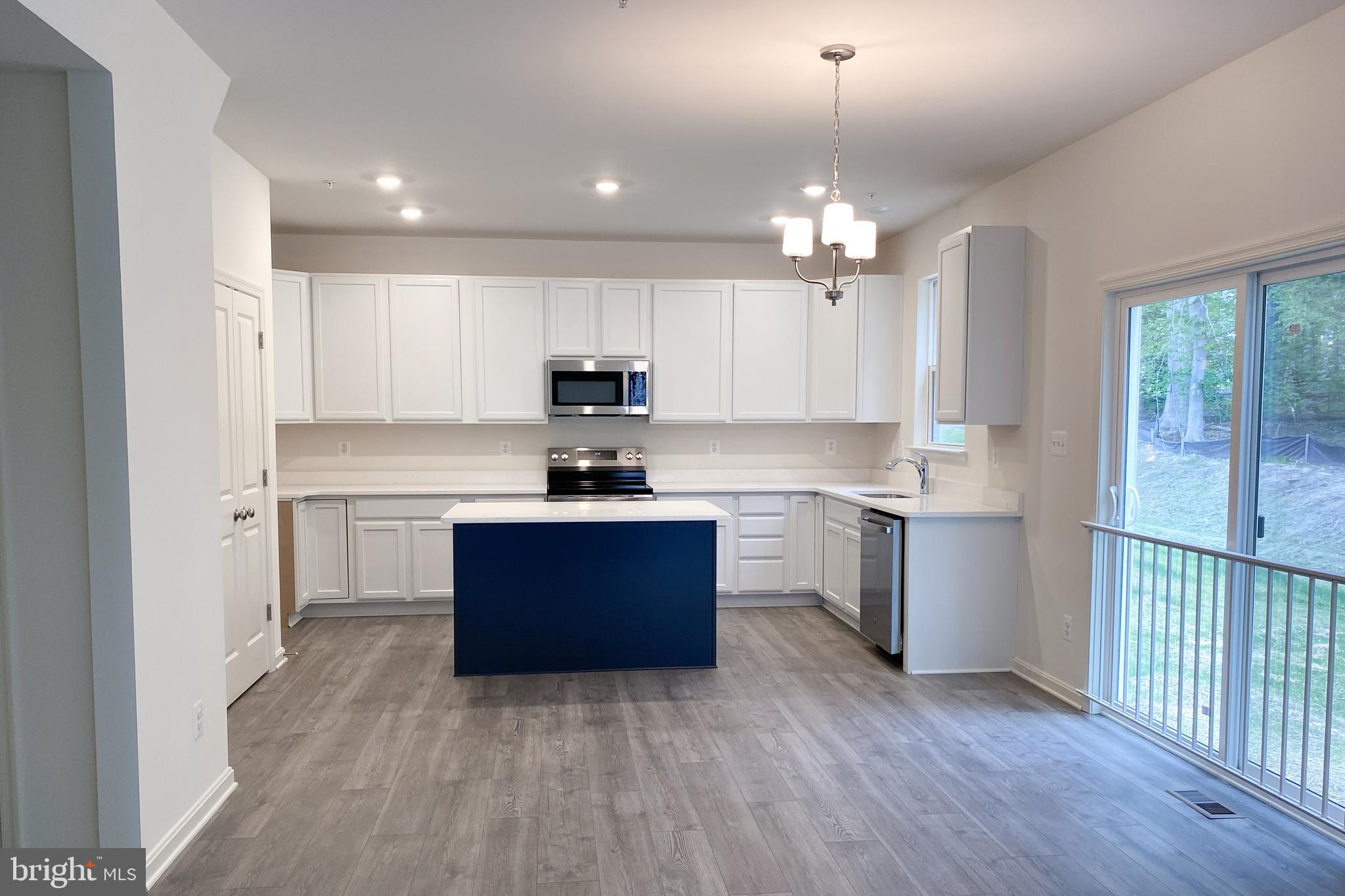 MONTGOMERY OAKS - Residential