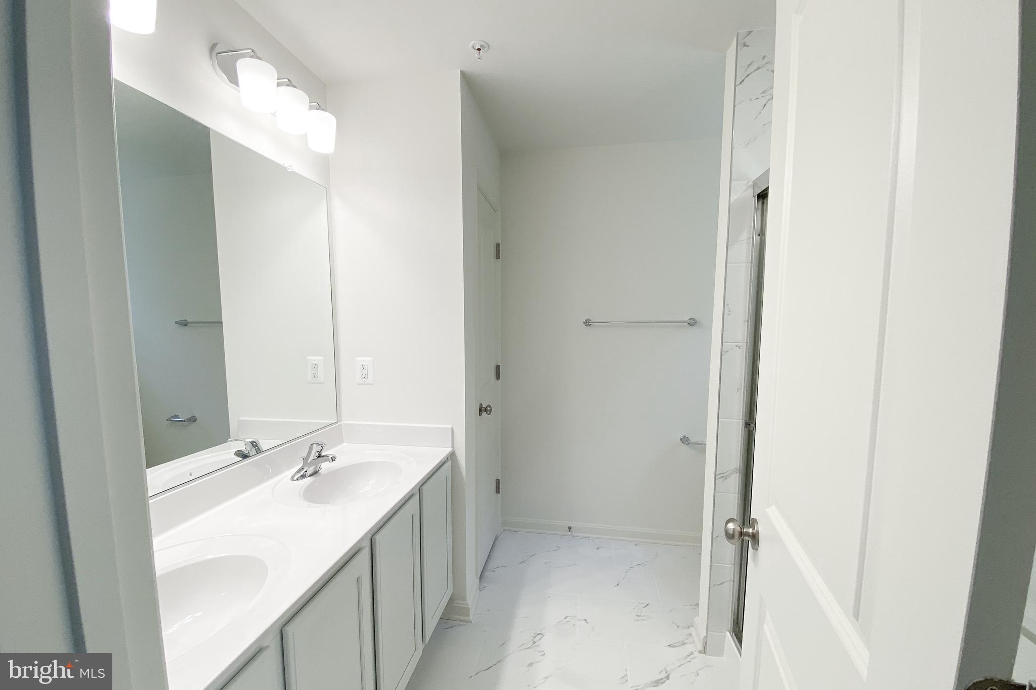 MONTGOMERY OAKS - Residential