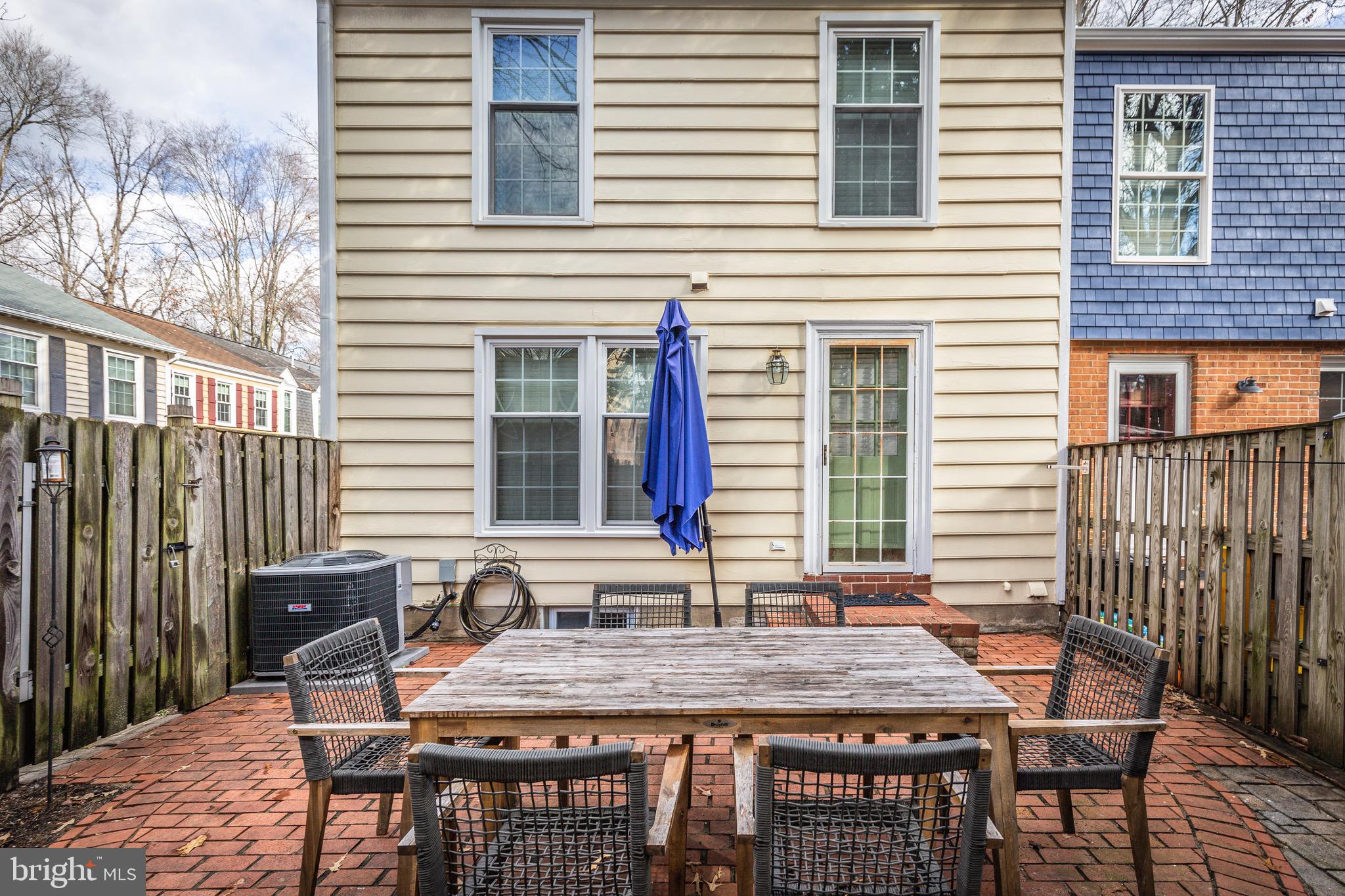 GEORGETOWN HOUSES - Residential