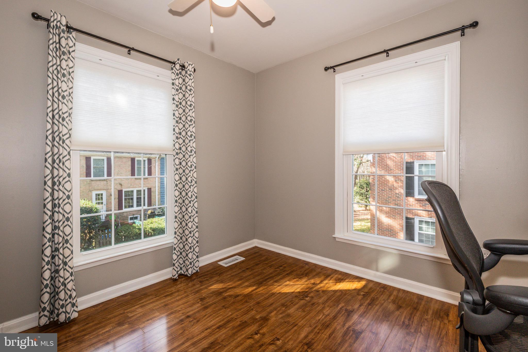 GEORGETOWN HOUSES - Residential