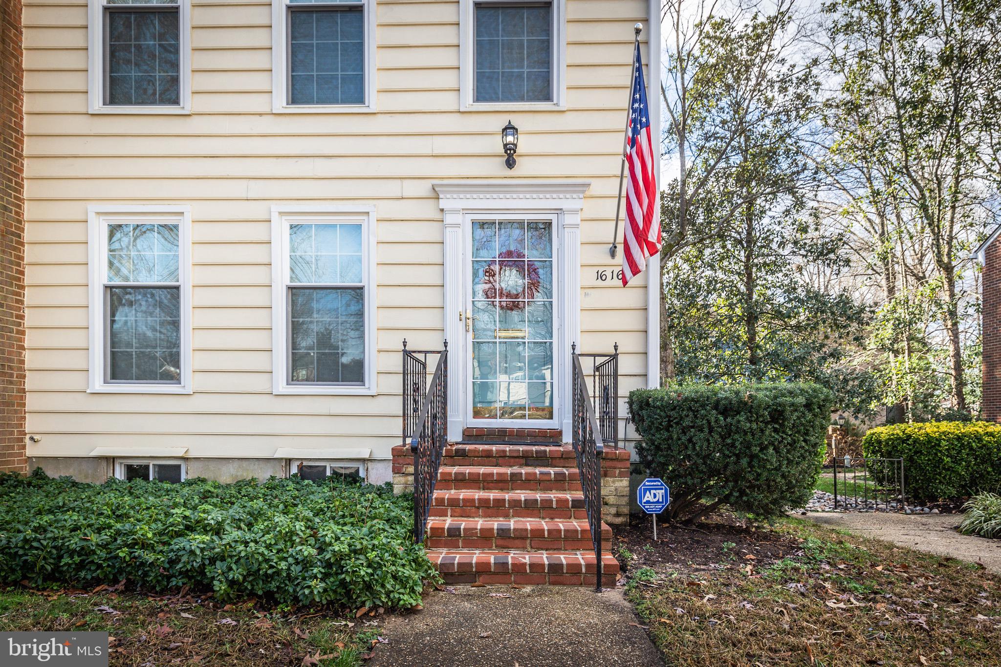 GEORGETOWN HOUSES - Residential