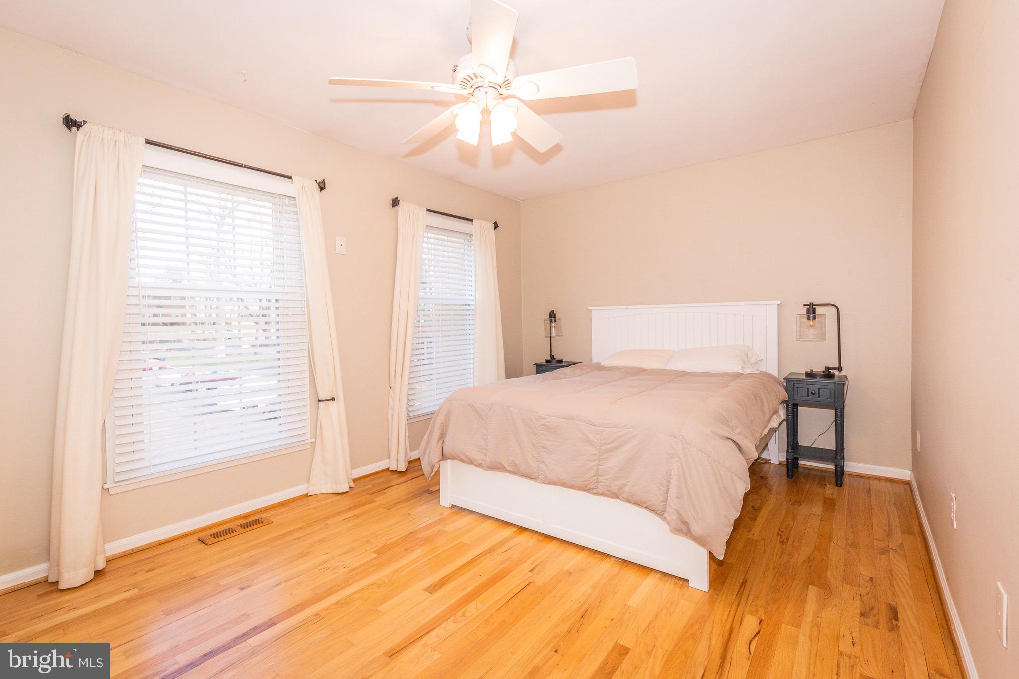 GEORGETOWN HOUSES - Residential