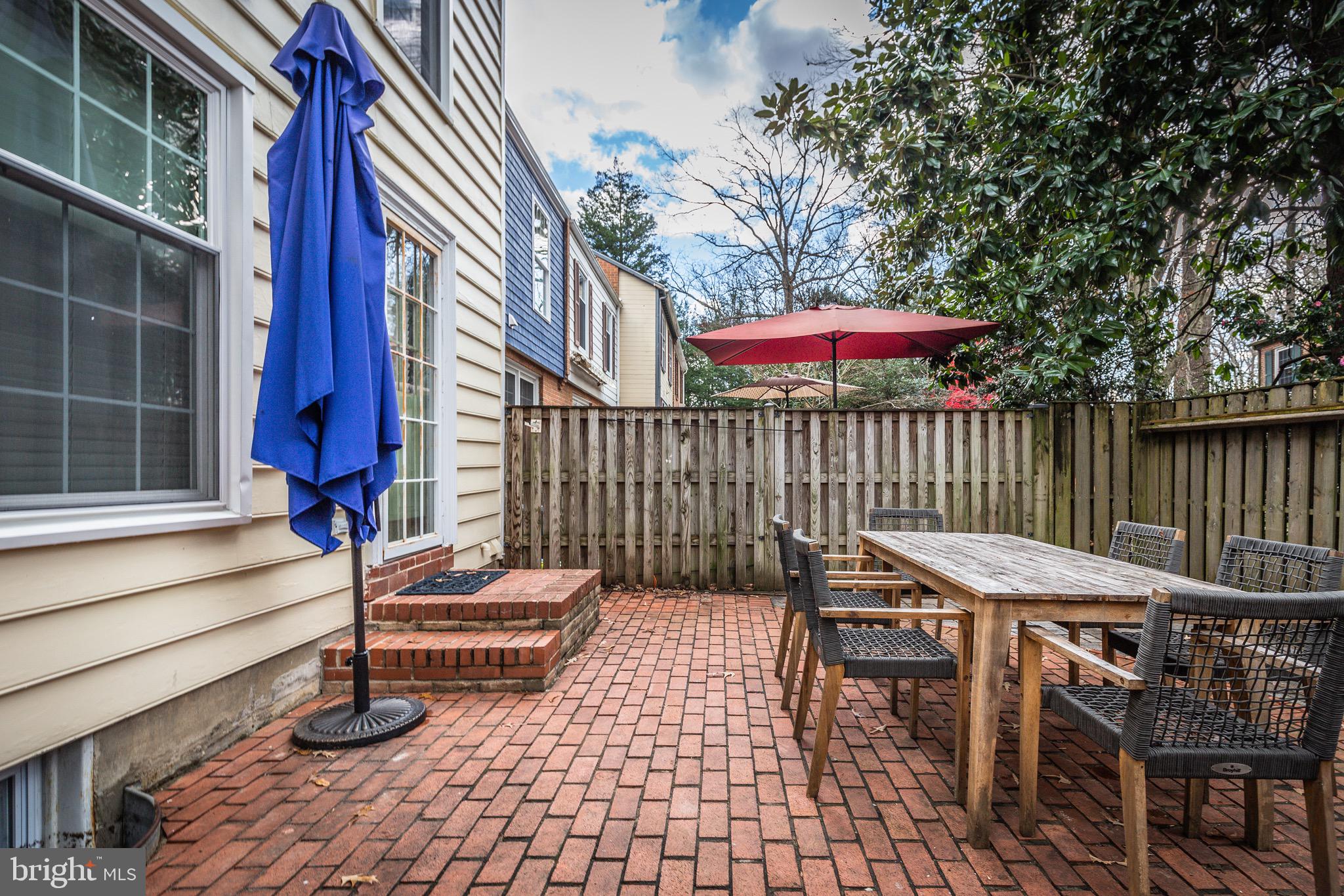 GEORGETOWN HOUSES - Residential