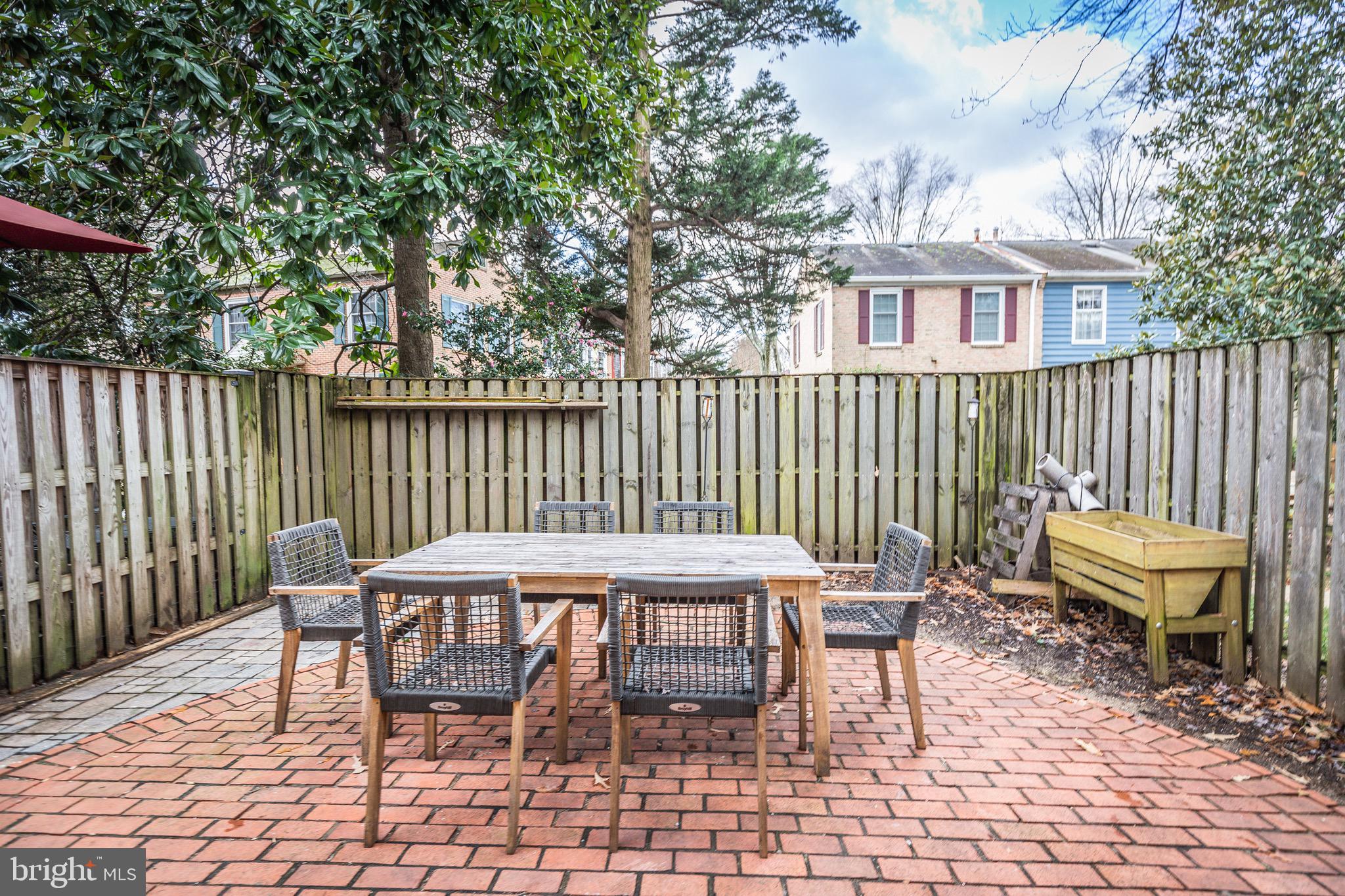 GEORGETOWN HOUSES - Residential