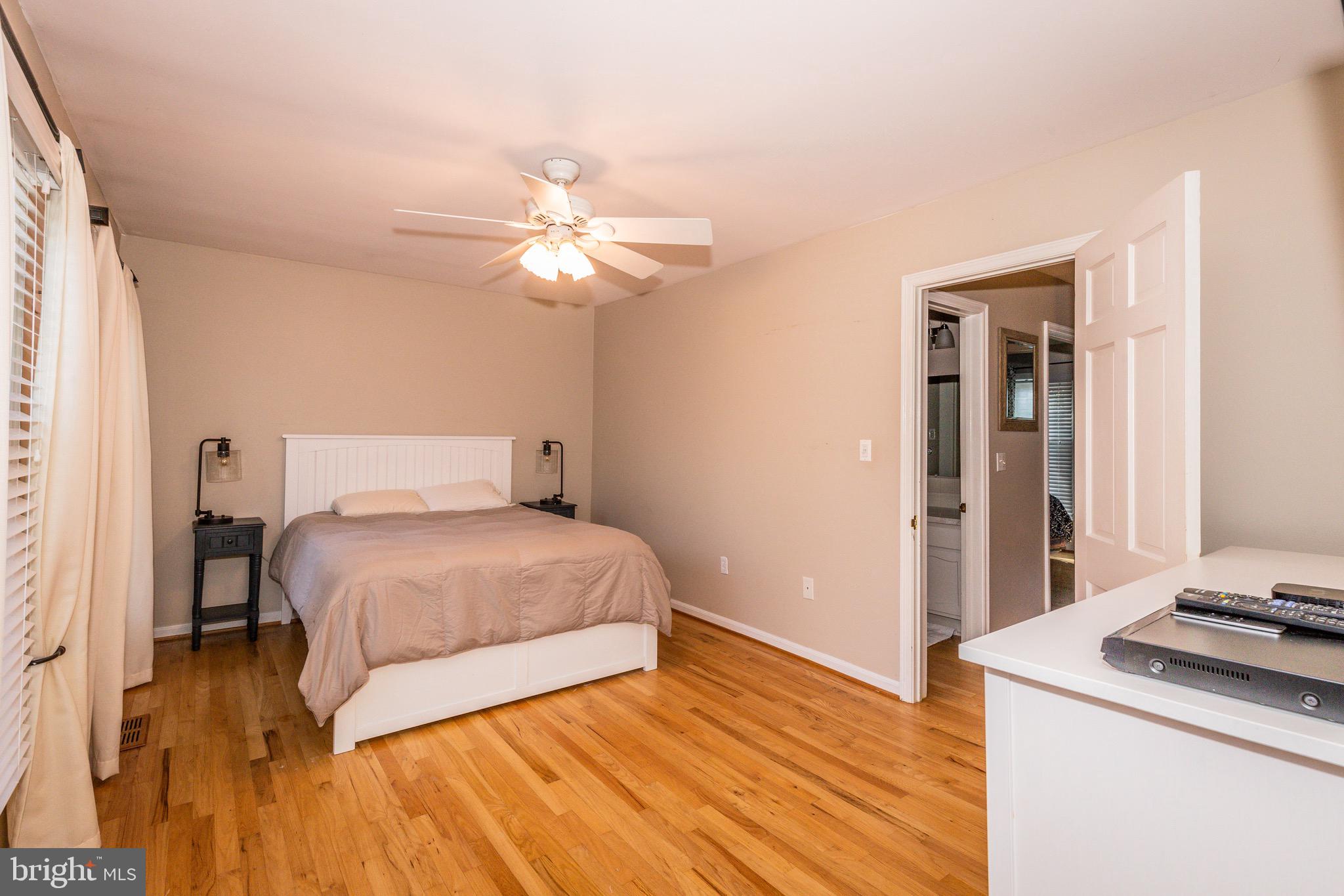 GEORGETOWN HOUSES - Residential