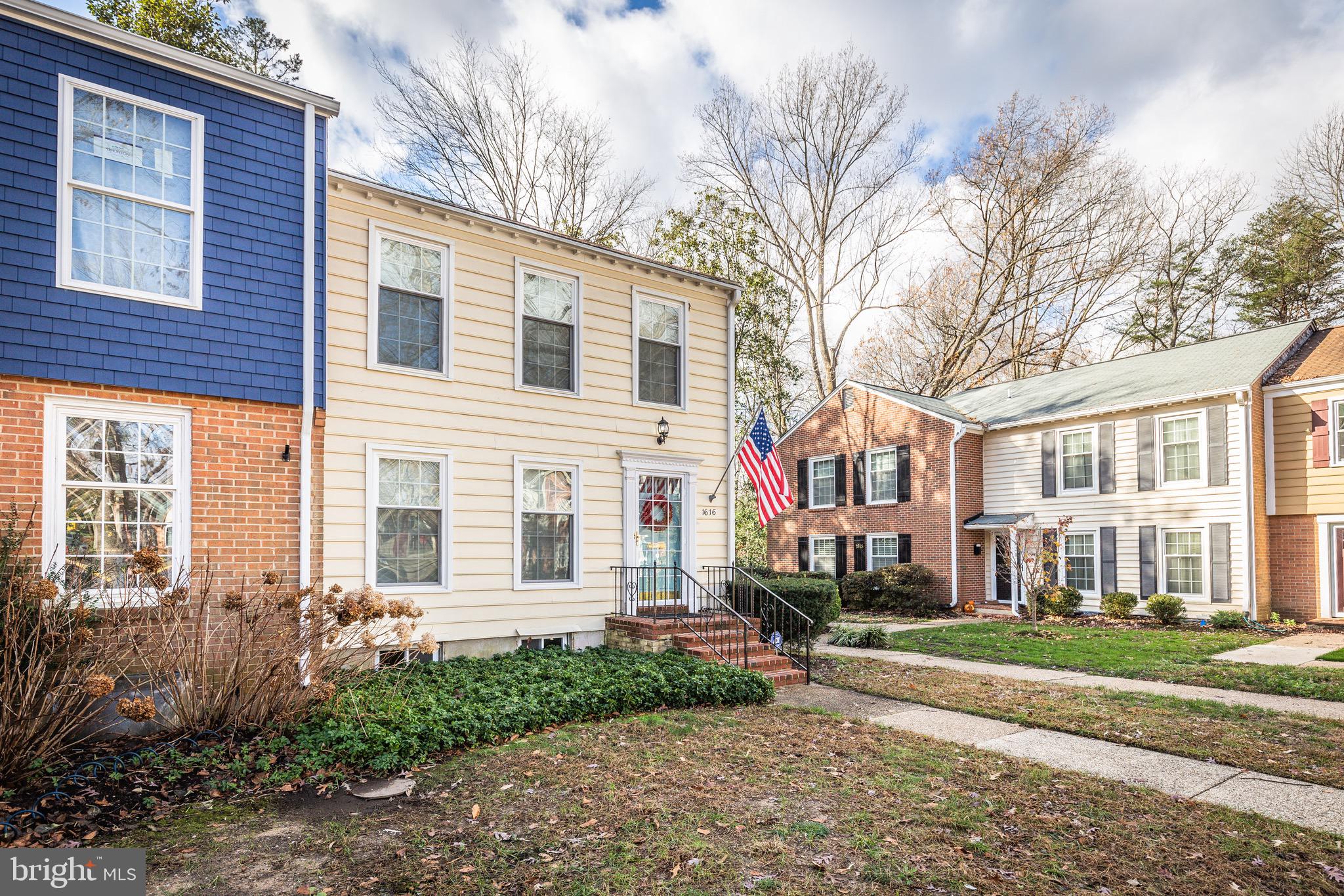 GEORGETOWN HOUSES - Residential