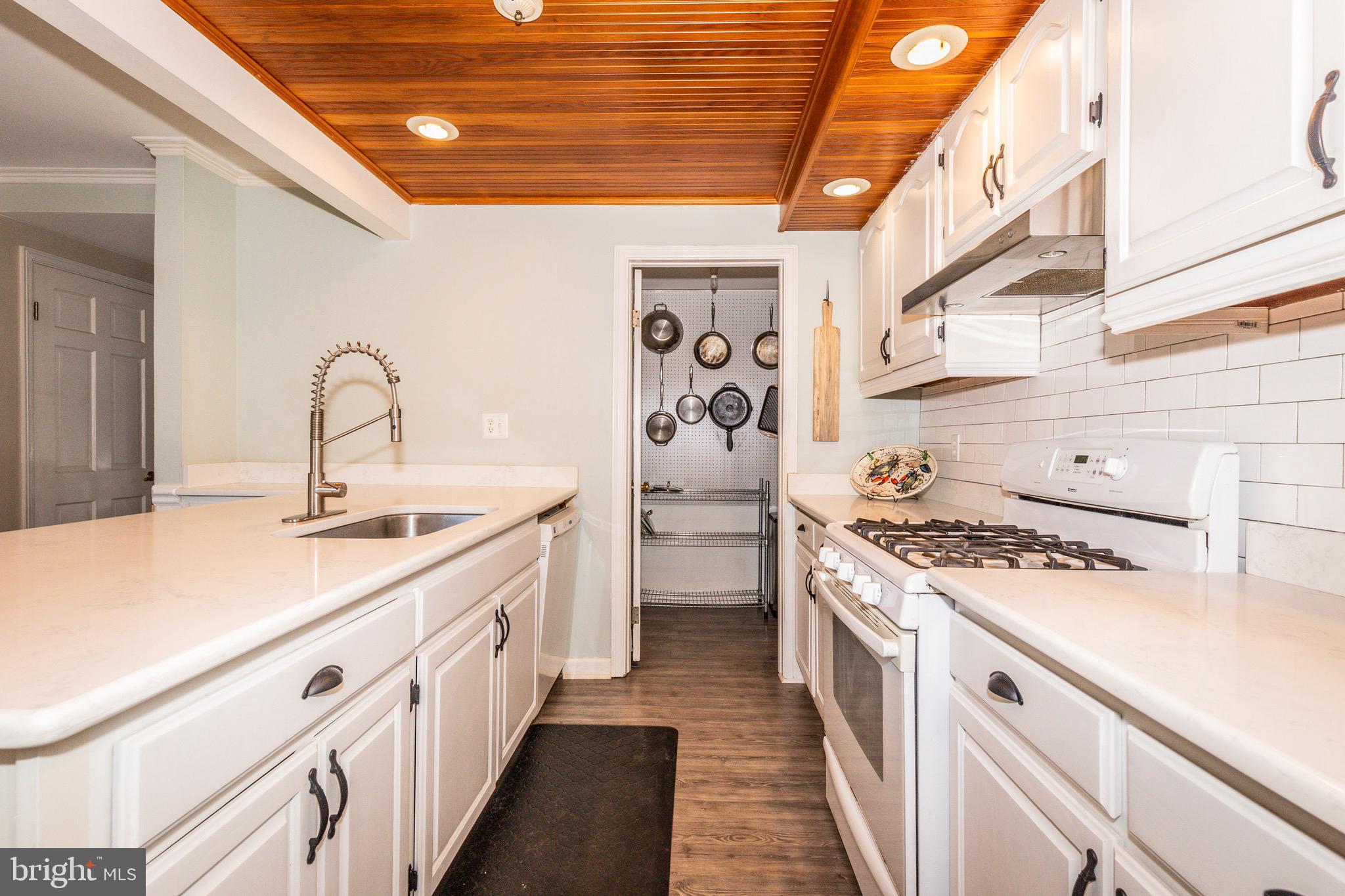 GEORGETOWN HOUSES - Residential