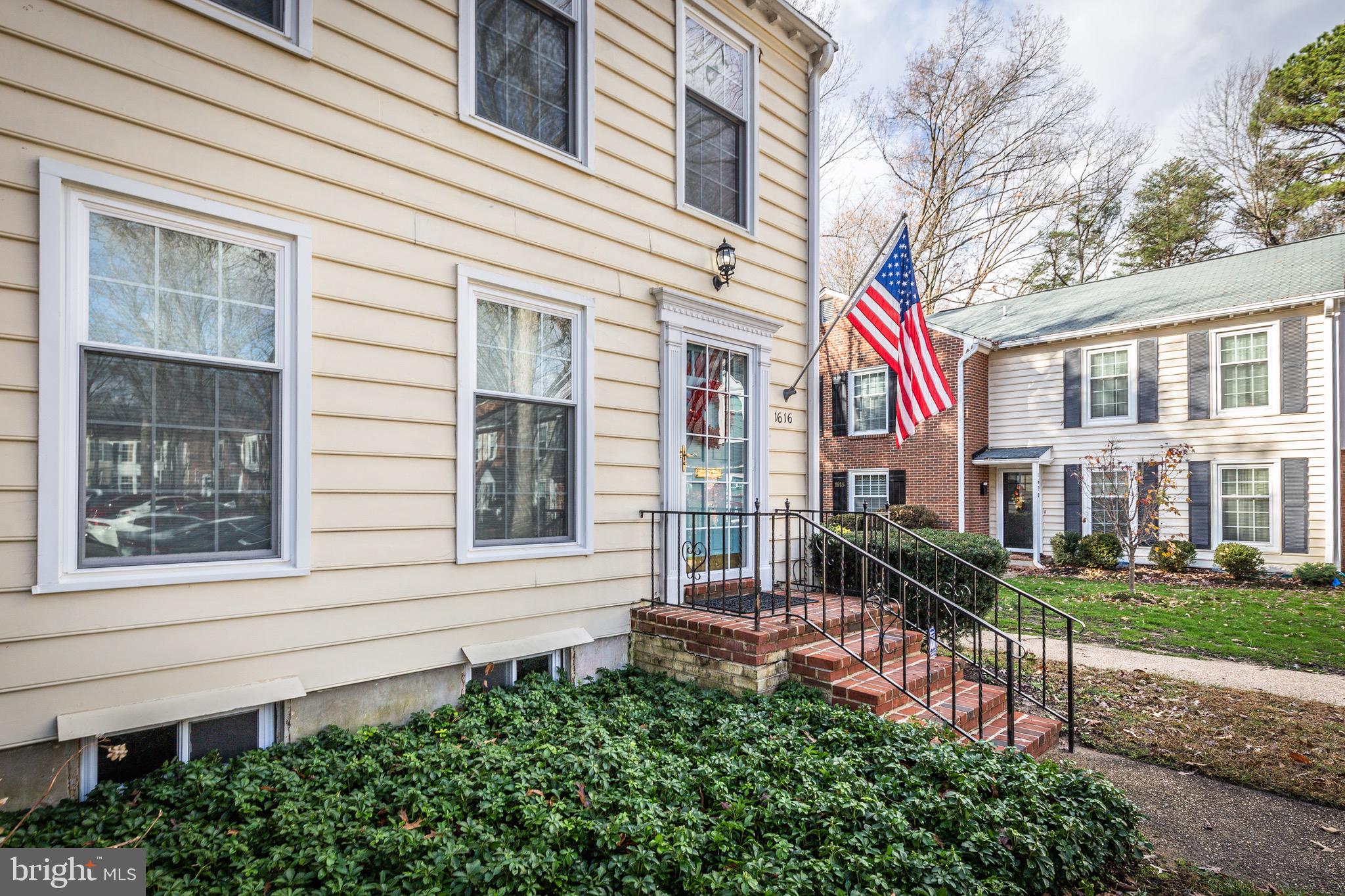 GEORGETOWN HOUSES - Residential