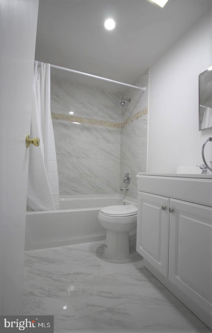 RIVERVIEW - Residential Lease