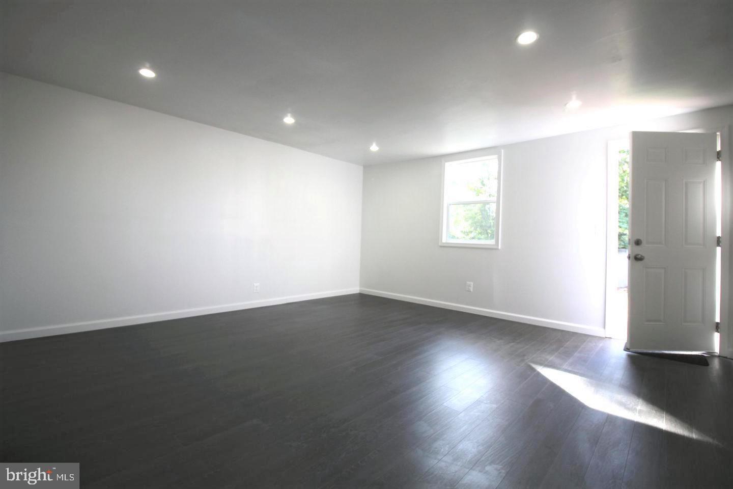 RIVERVIEW - Residential Lease