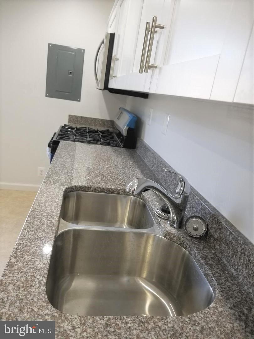 RIVERVIEW - Residential Lease