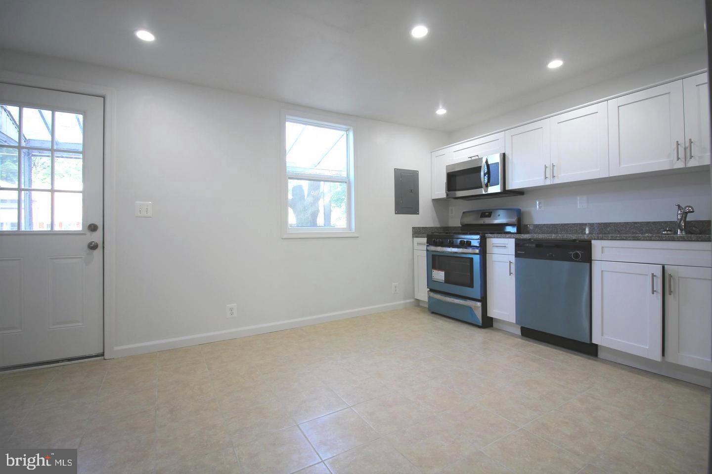 RIVERVIEW - Residential Lease