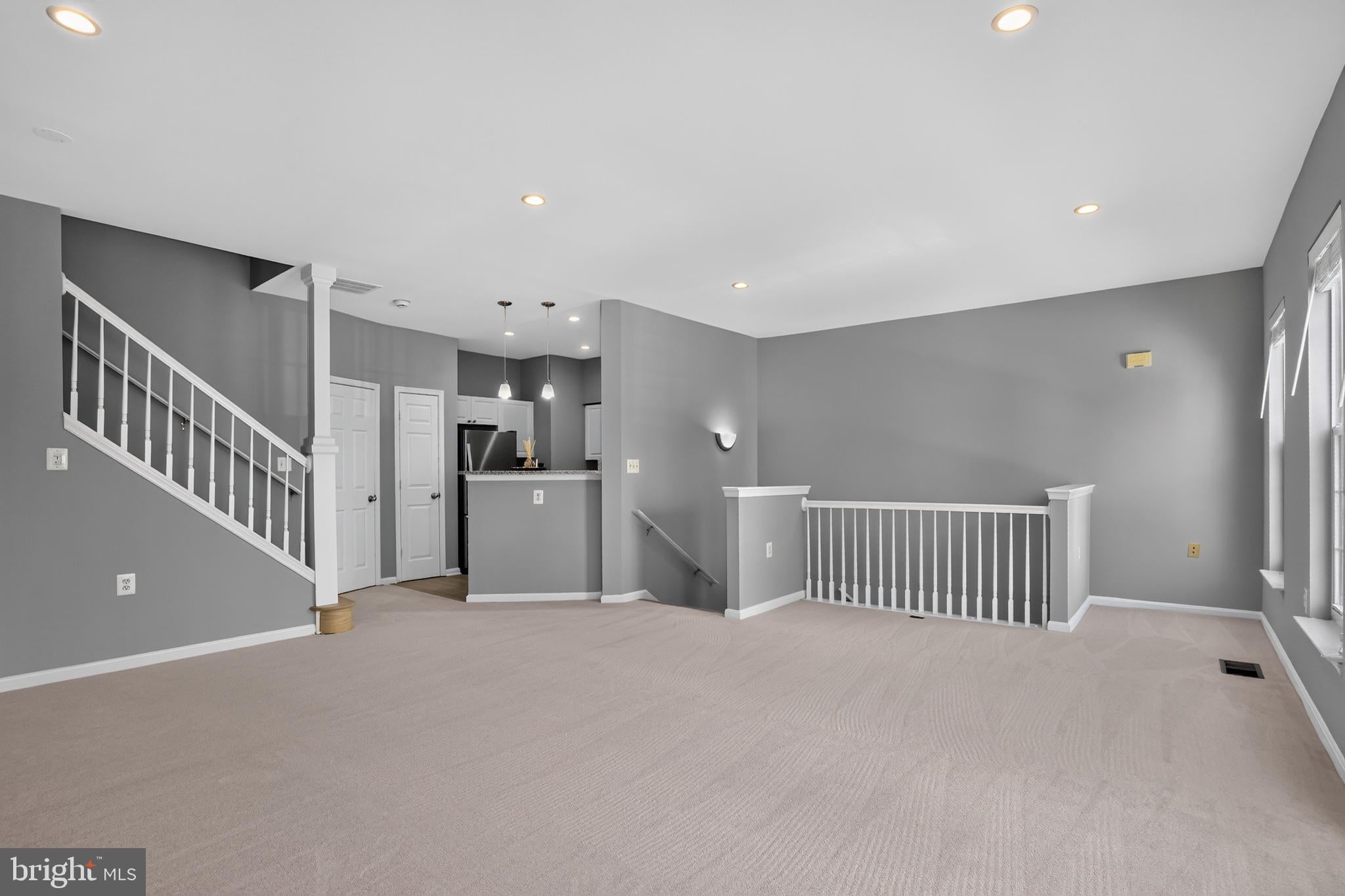 8073 GENEA WAY 3