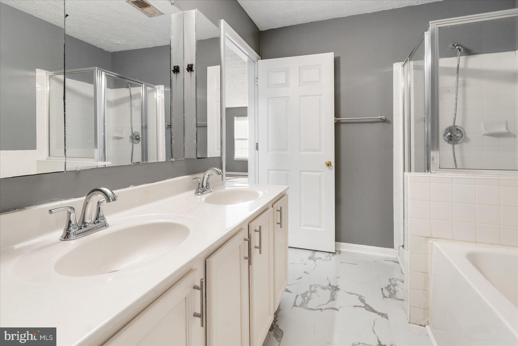 ASBURY WOODS - Residential Lease