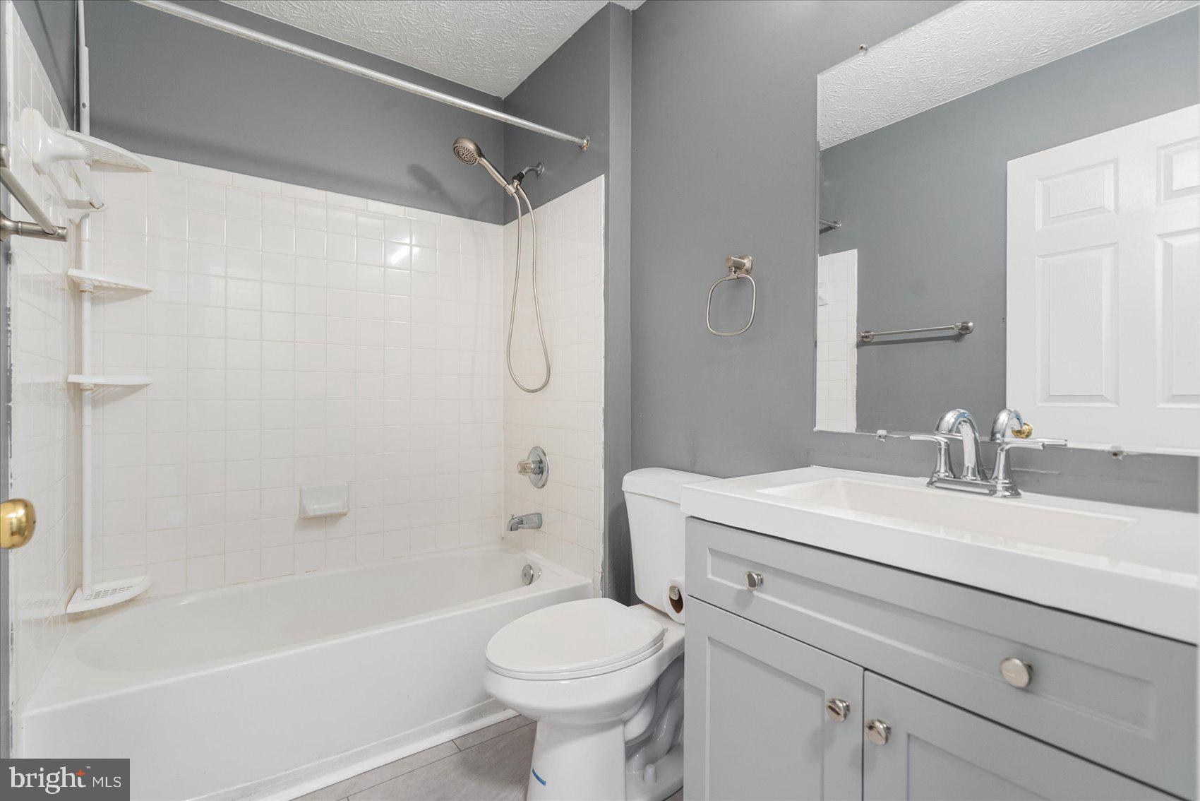 ASBURY WOODS - Residential Lease